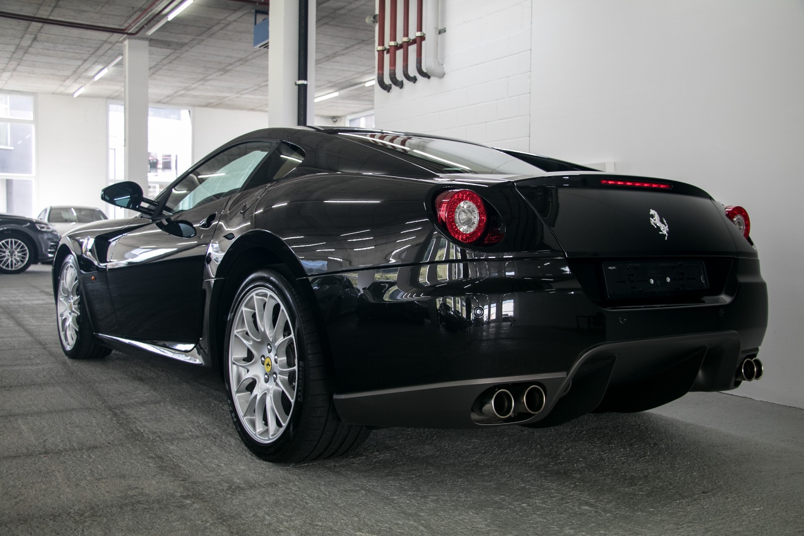 FERRARI 599 GTB-image-2