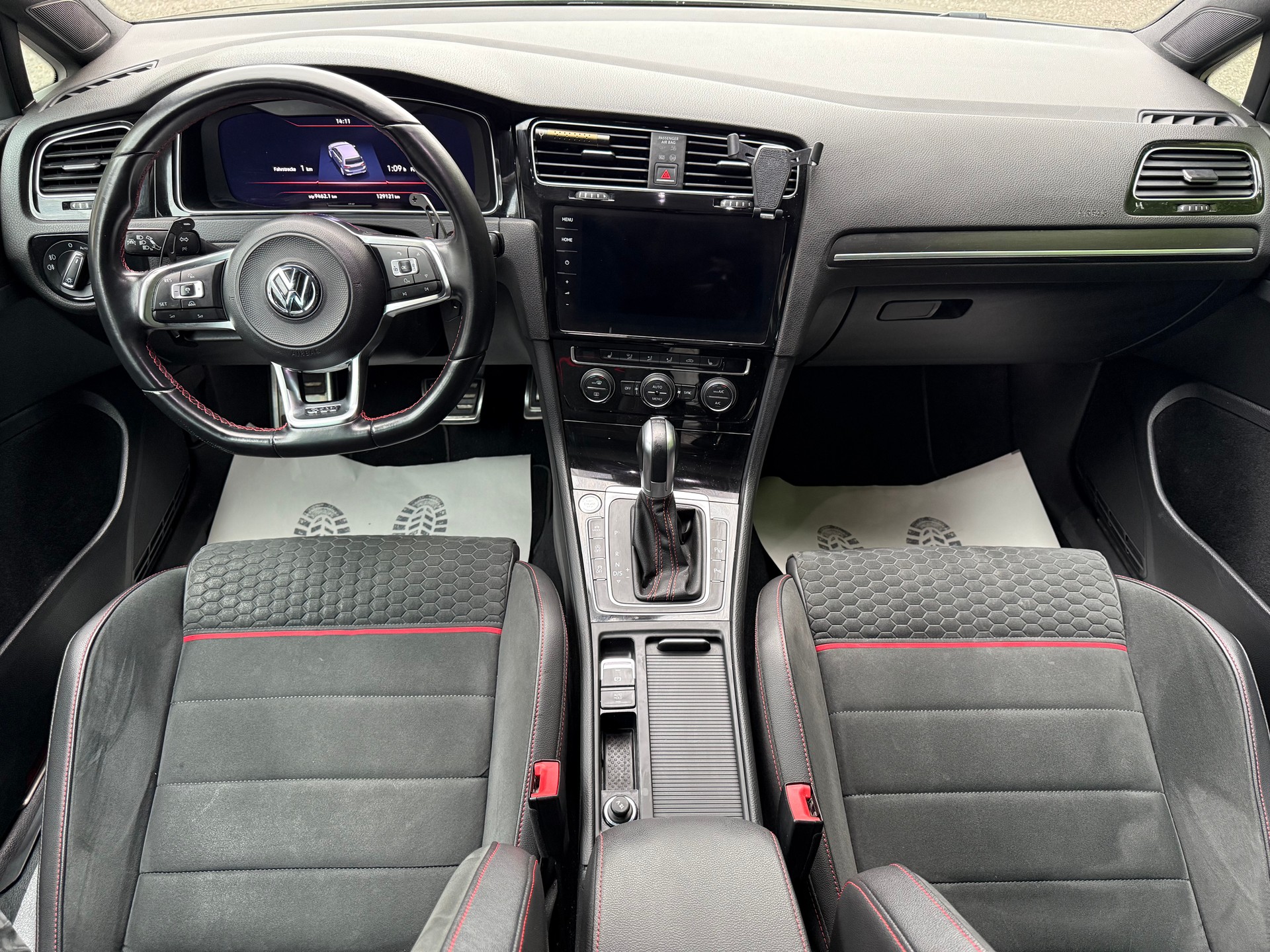 VW Golf 2.0 TSI GTI Performance DSG-image-4