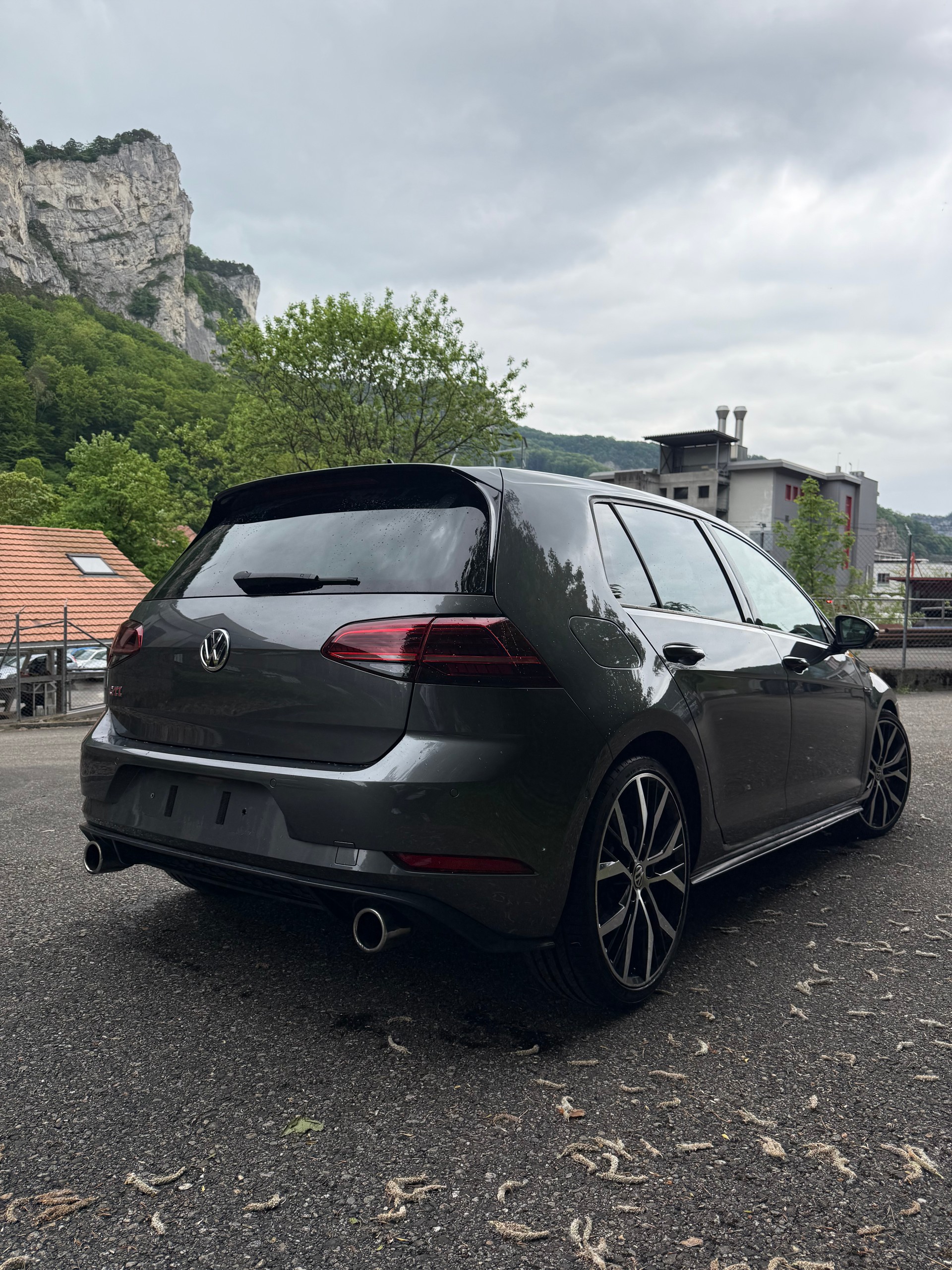 VW Golf 2.0 TSI GTI Performance DSG-image-2