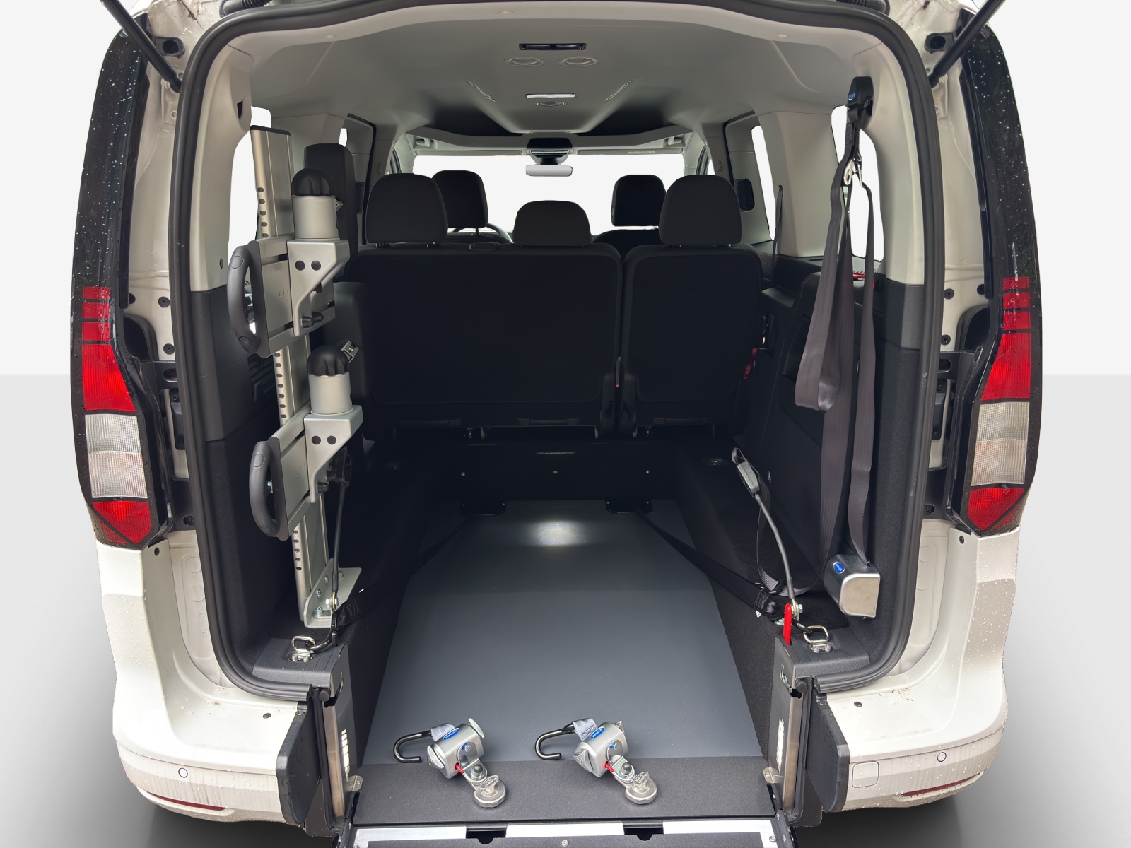VW Rollstuhlumbau Caddy Maxi 1.5 TSI Liberty DSG-image-13