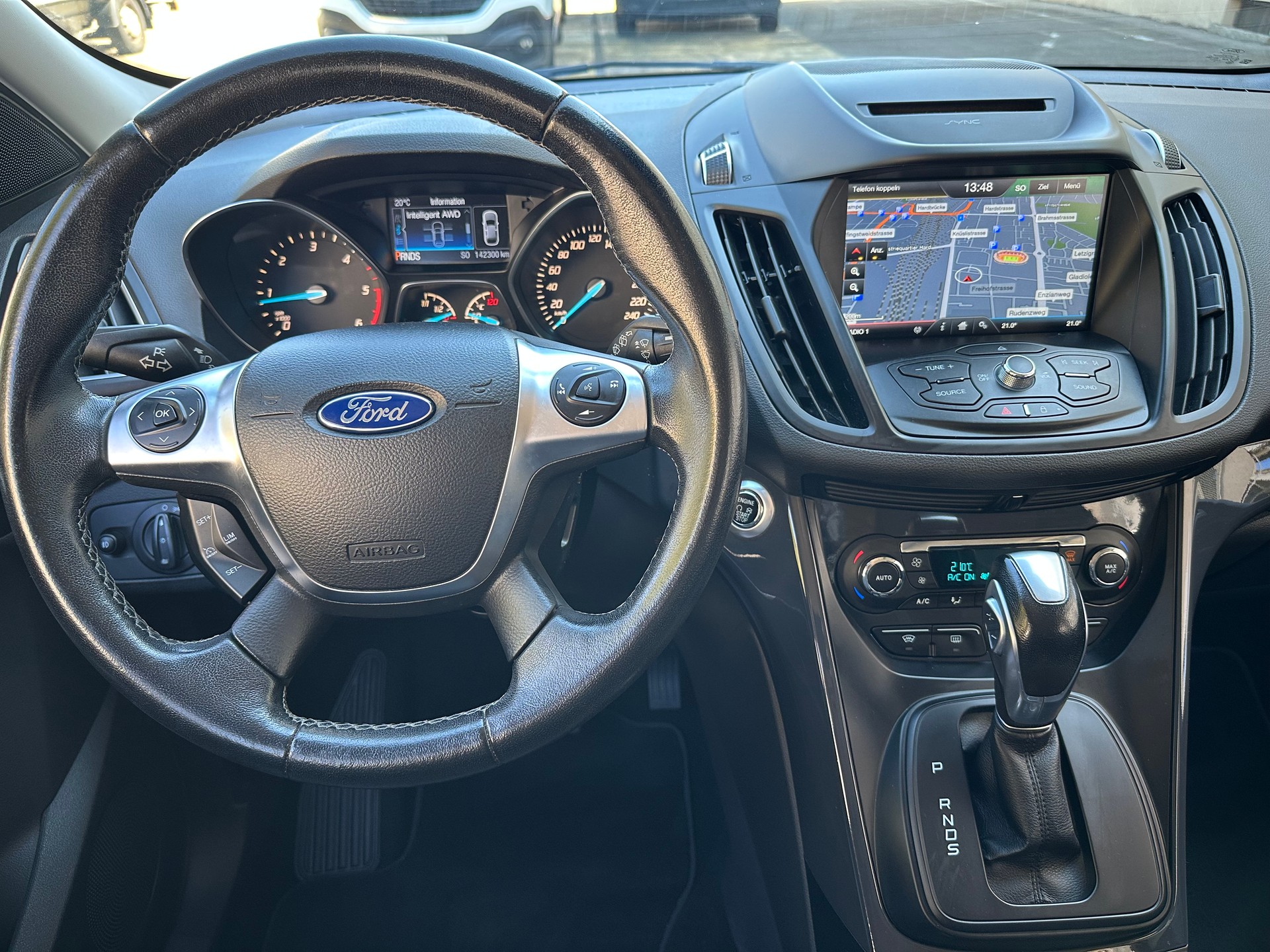 FORD Kuga 2.0 TDCi Titanium S 4WD PowerShift-image-10