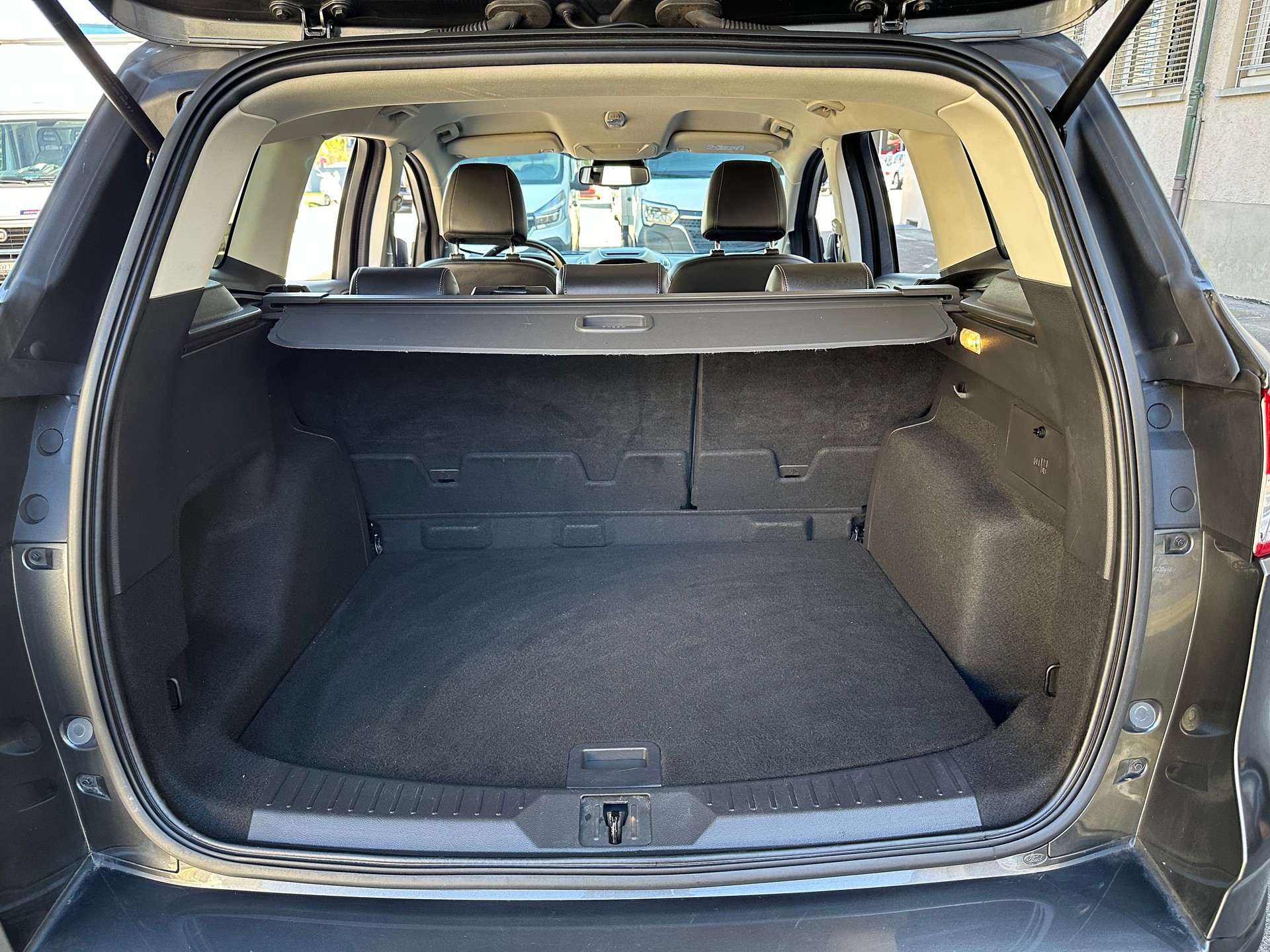 FORD Kuga 2.0 TDCi Titanium S 4WD PowerShift-image-26
