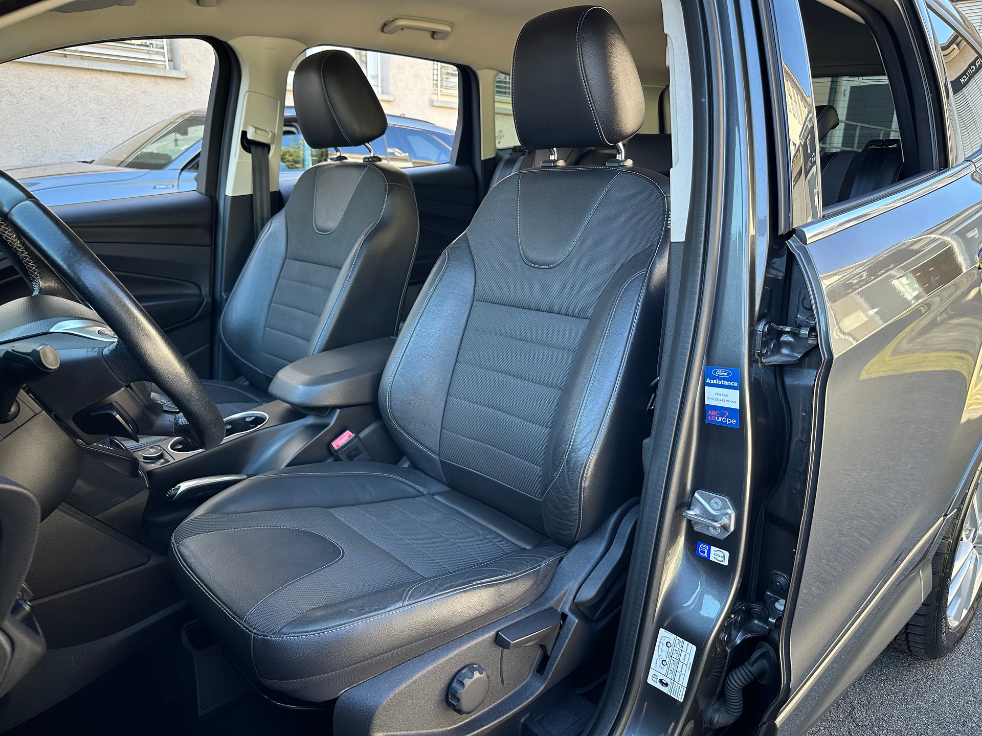 FORD Kuga 2.0 TDCi Titanium S 4WD PowerShift-image-12
