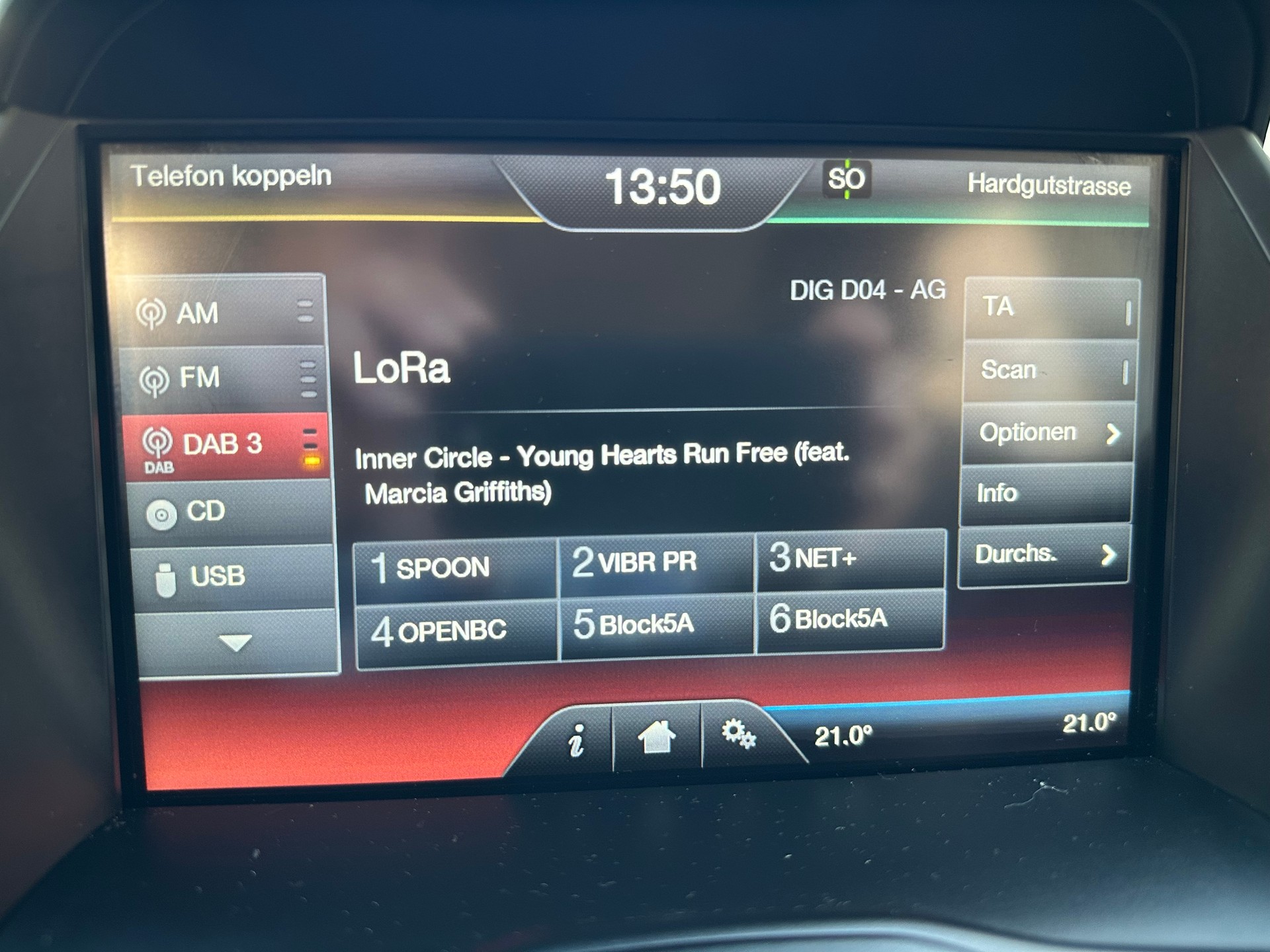 FORD Kuga 2.0 TDCi Titanium S 4WD PowerShift-image-21