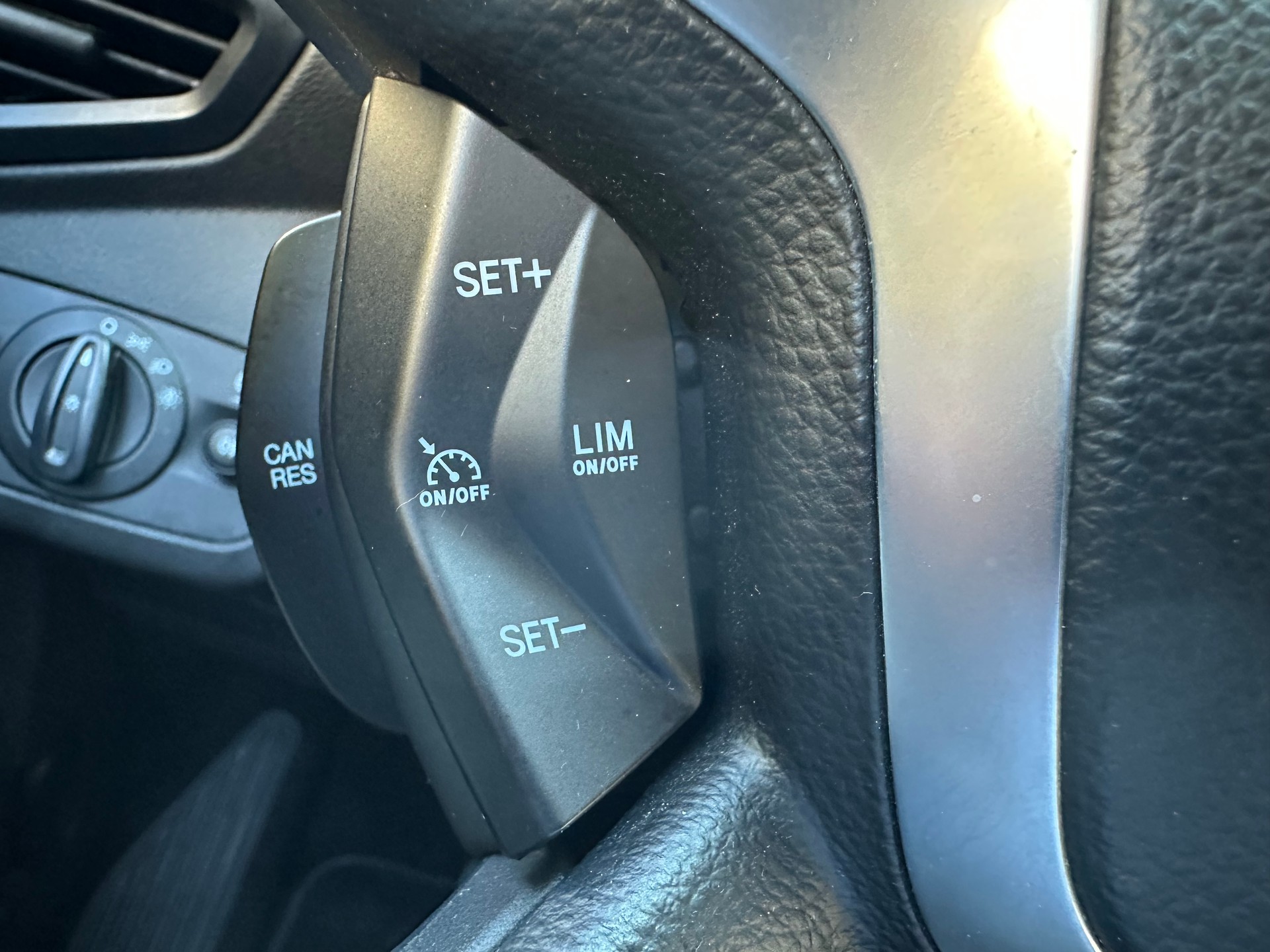 FORD Kuga 2.0 TDCi Titanium S 4WD PowerShift-image-23