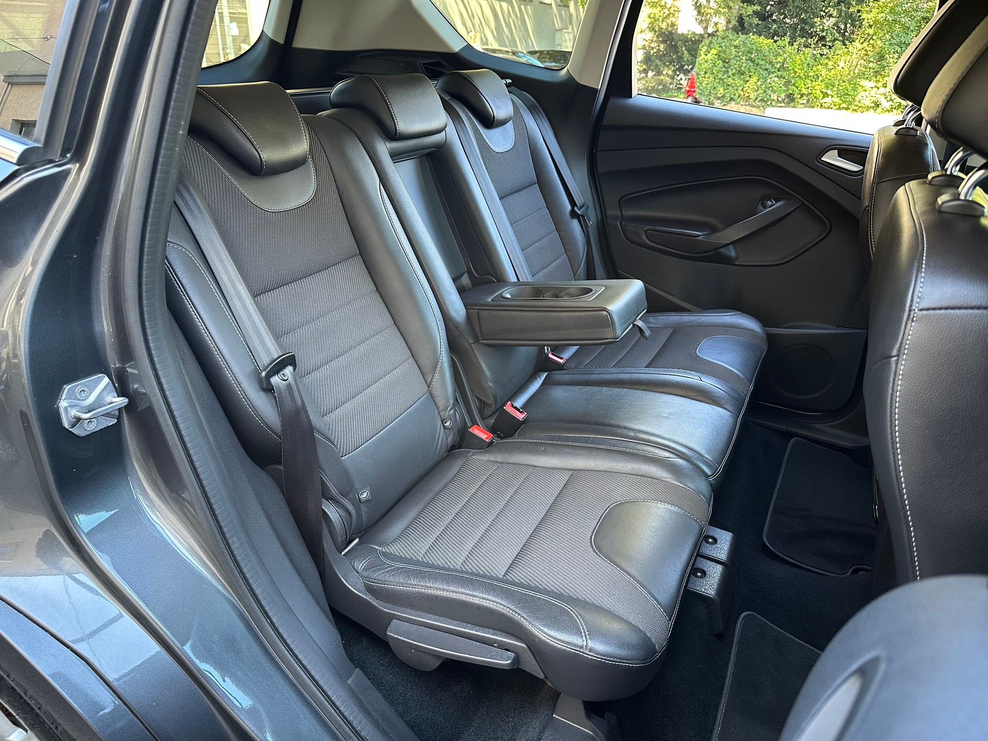 FORD Kuga 2.0 TDCi Titanium S 4WD PowerShift-image-16