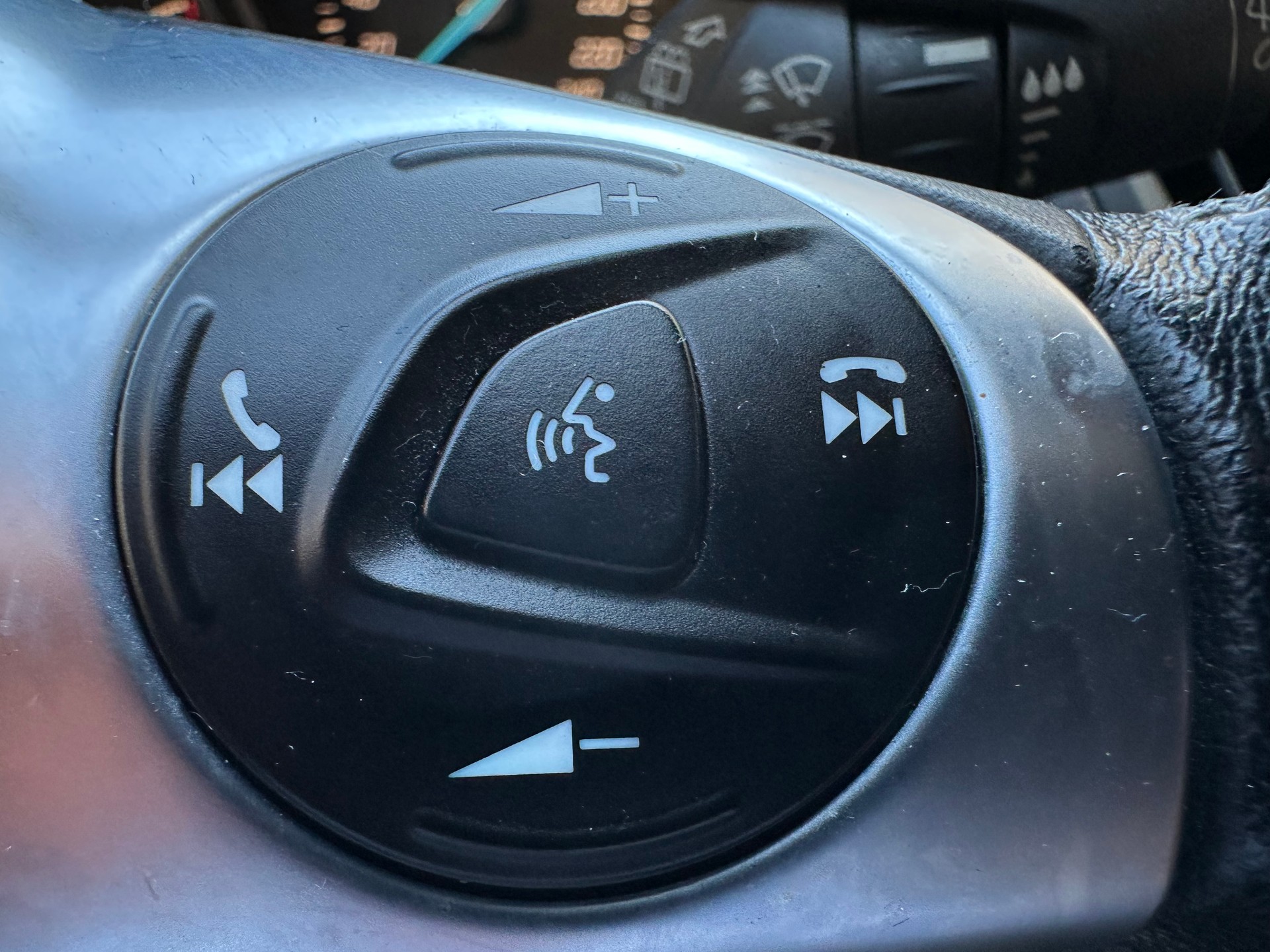 FORD Kuga 2.0 TDCi Titanium S 4WD PowerShift-image-24
