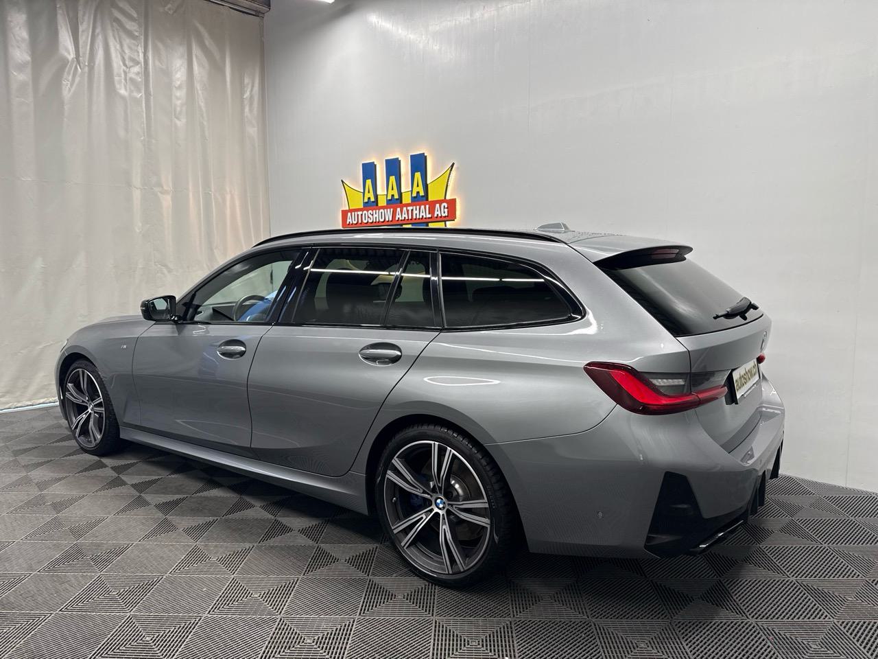 BMW M340i xDrive 48V Touring Steptronic-showroom-element-1