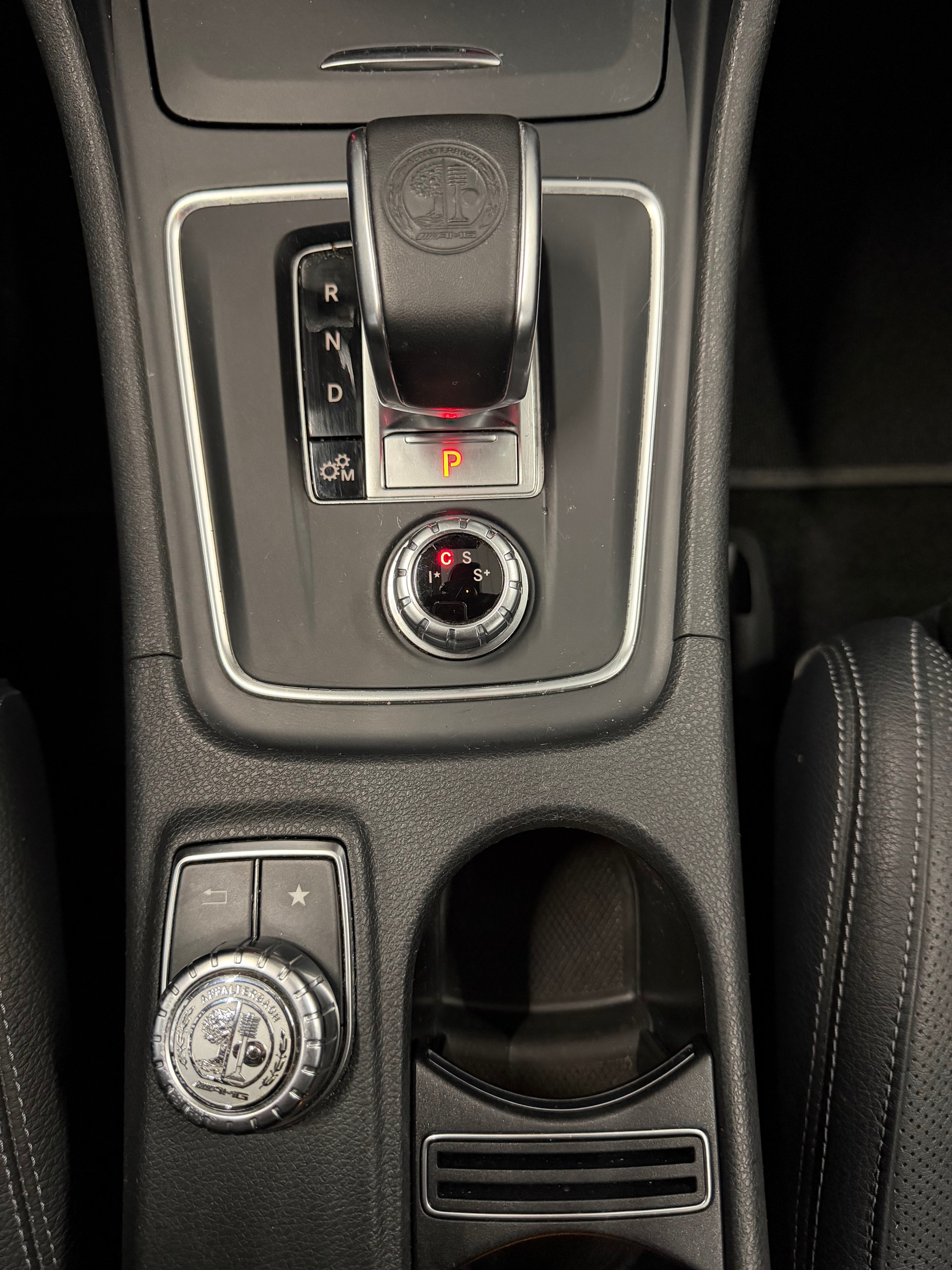 MERCEDES-BENZ CLA Shooting Brake 45 AMG 4Matic Speedshift-image-17
