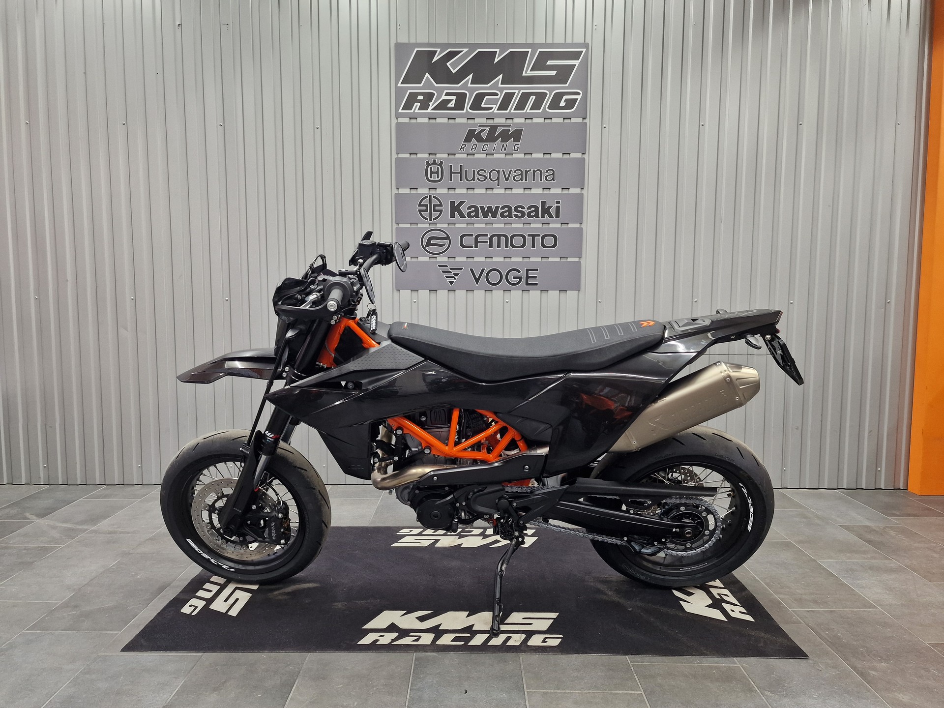 KTM 690 SMC R-image-1