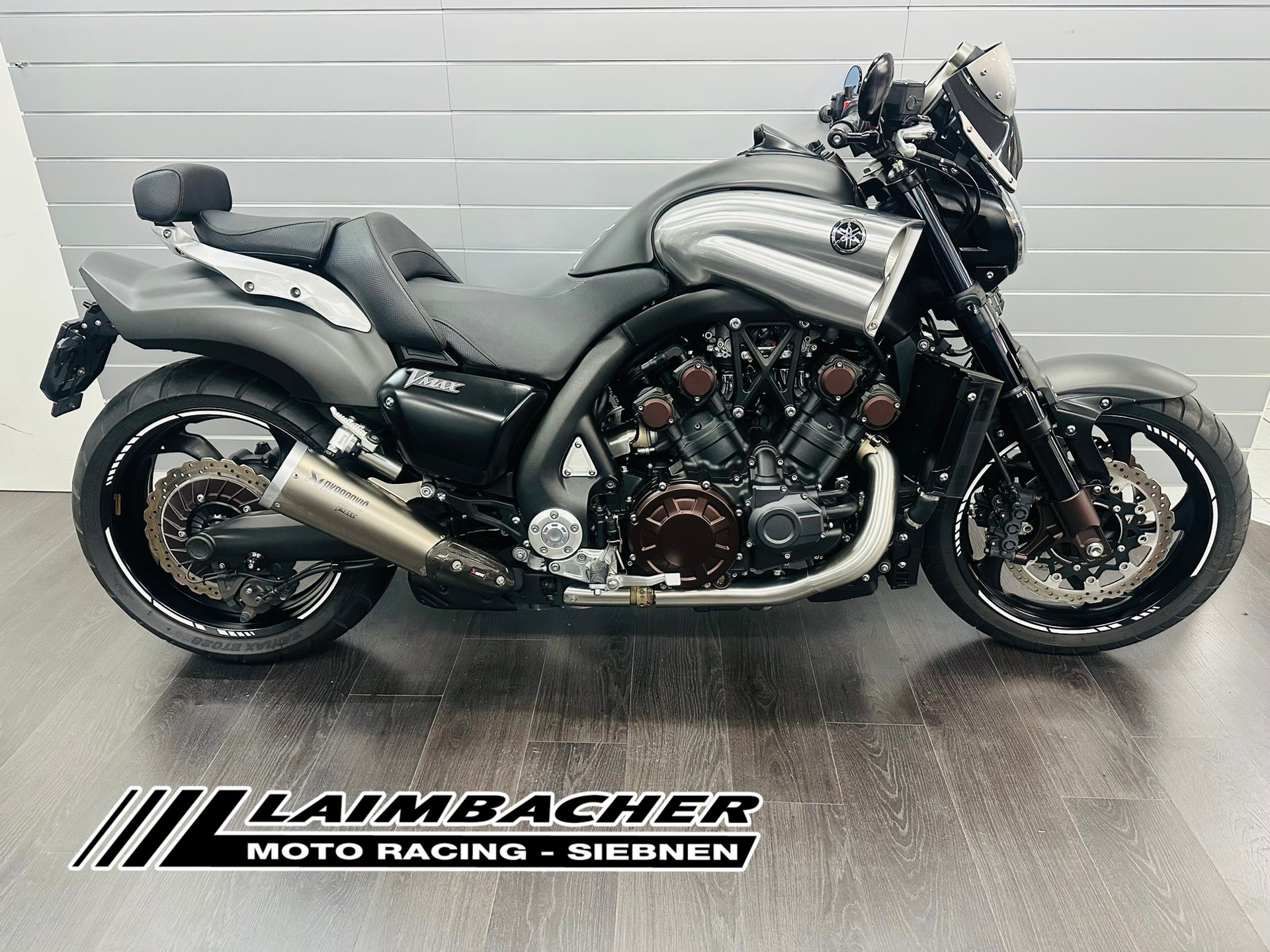YAMAHA V-MAX 1700-image-2