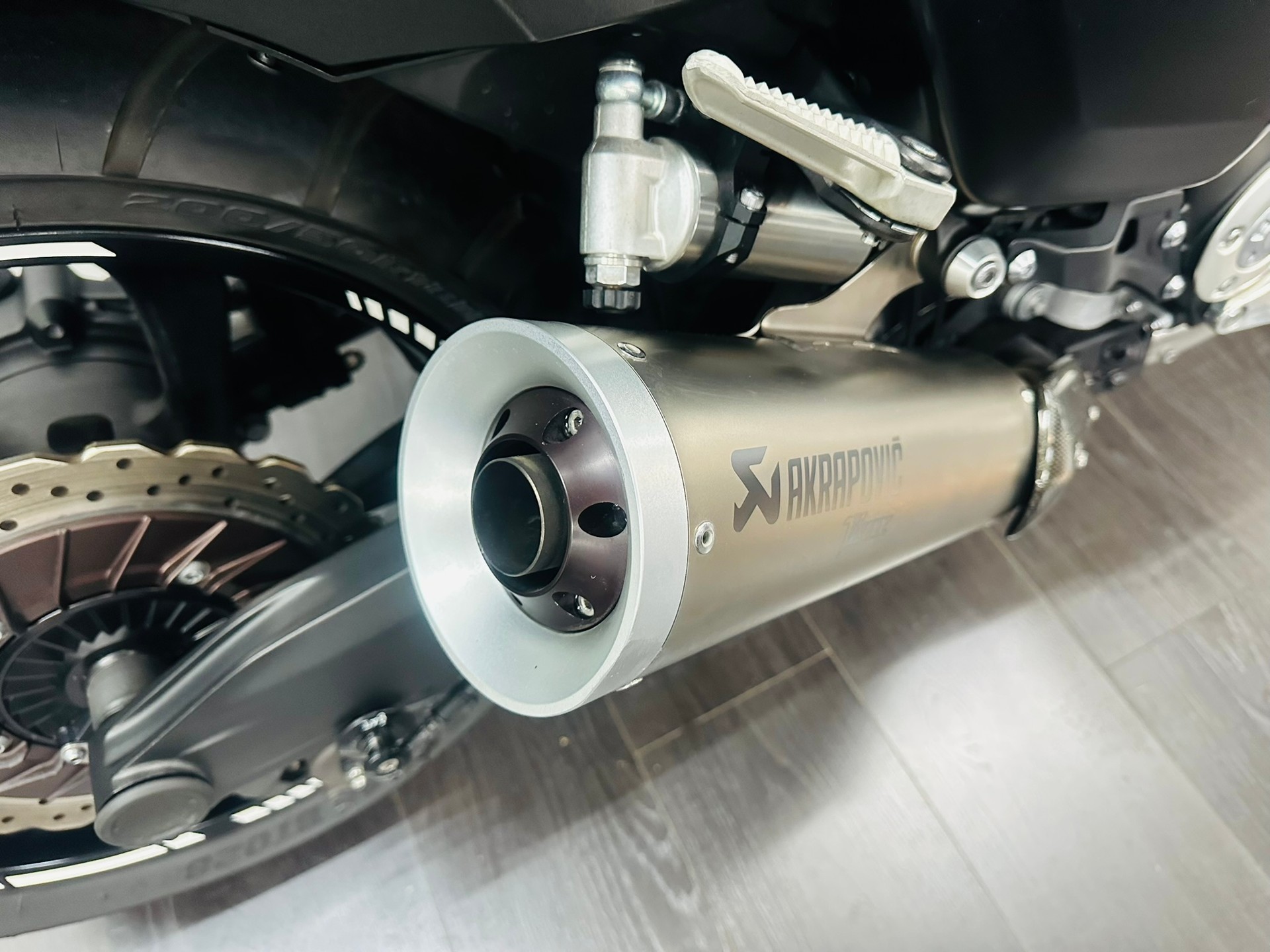 YAMAHA V-MAX 1700-image-8