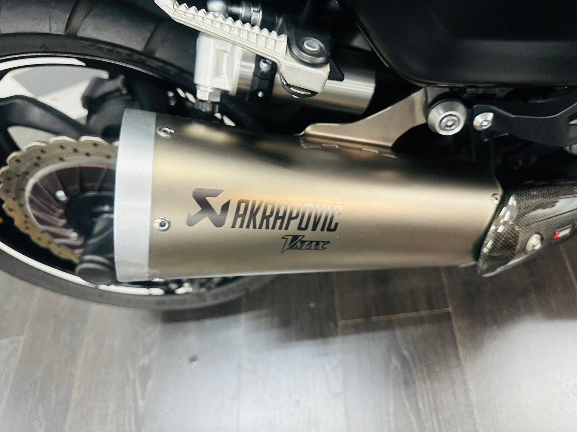 YAMAHA V-MAX 1700-image-4