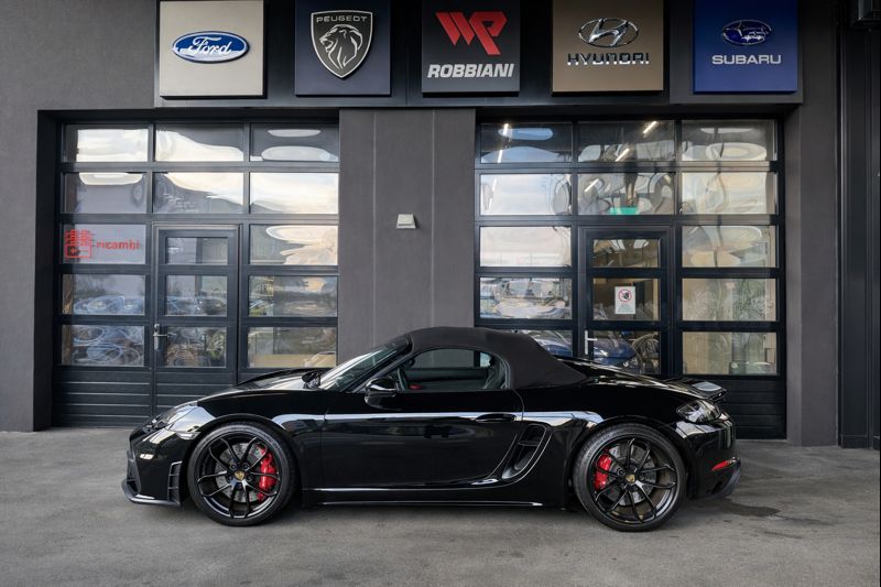 PORSCHE 718 Spyder PDK-showroom-element-1