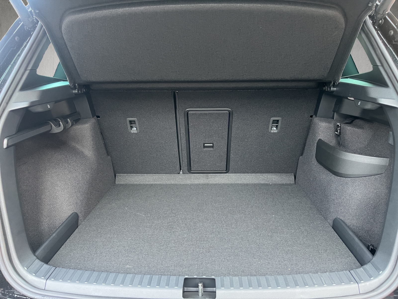 SKODA Karoq 2.0 TDI CR Sport Line 4x4 DSG-image-8