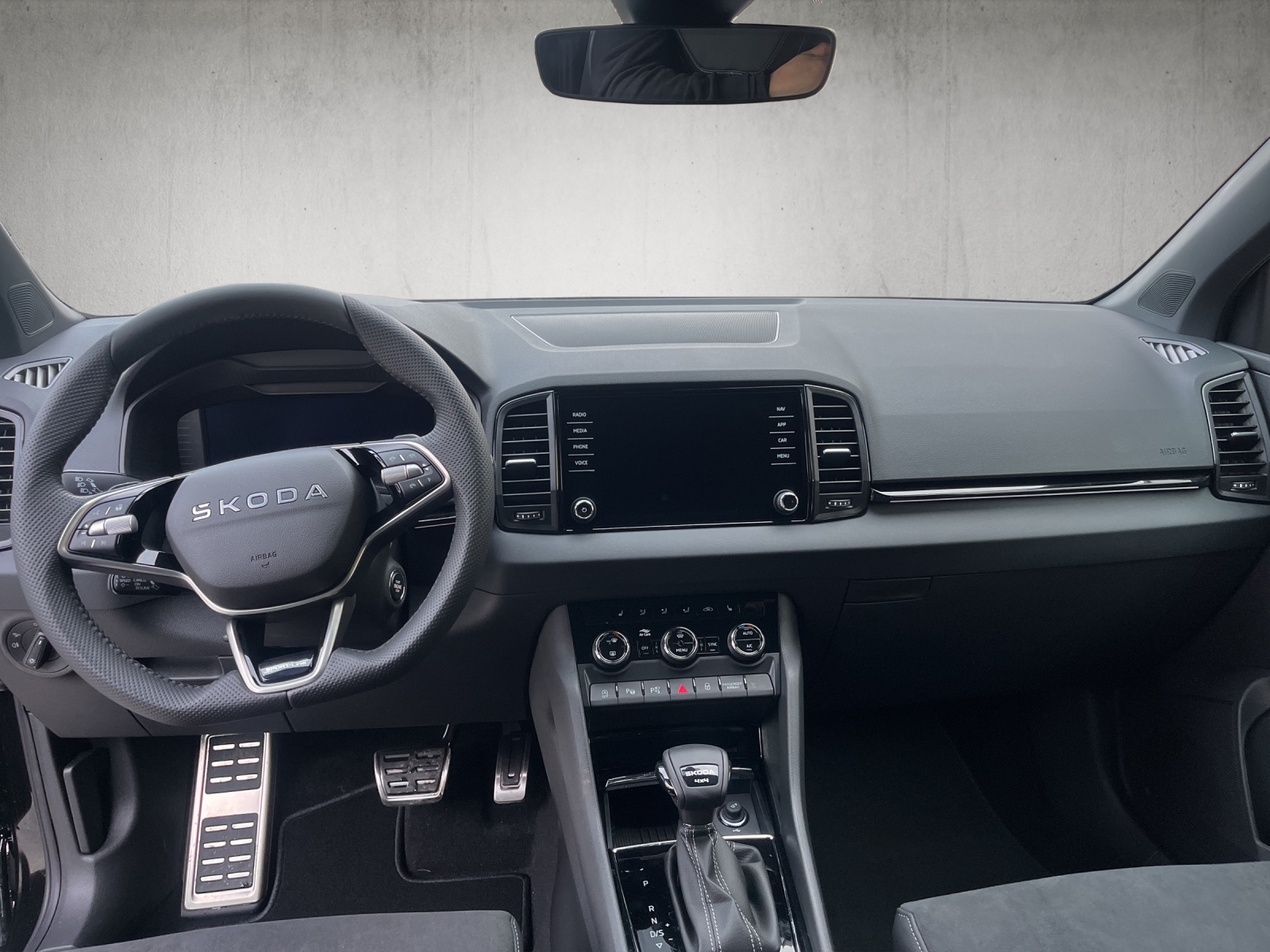 SKODA Karoq 2.0 TDI CR Sport Line 4x4 DSG-image-6