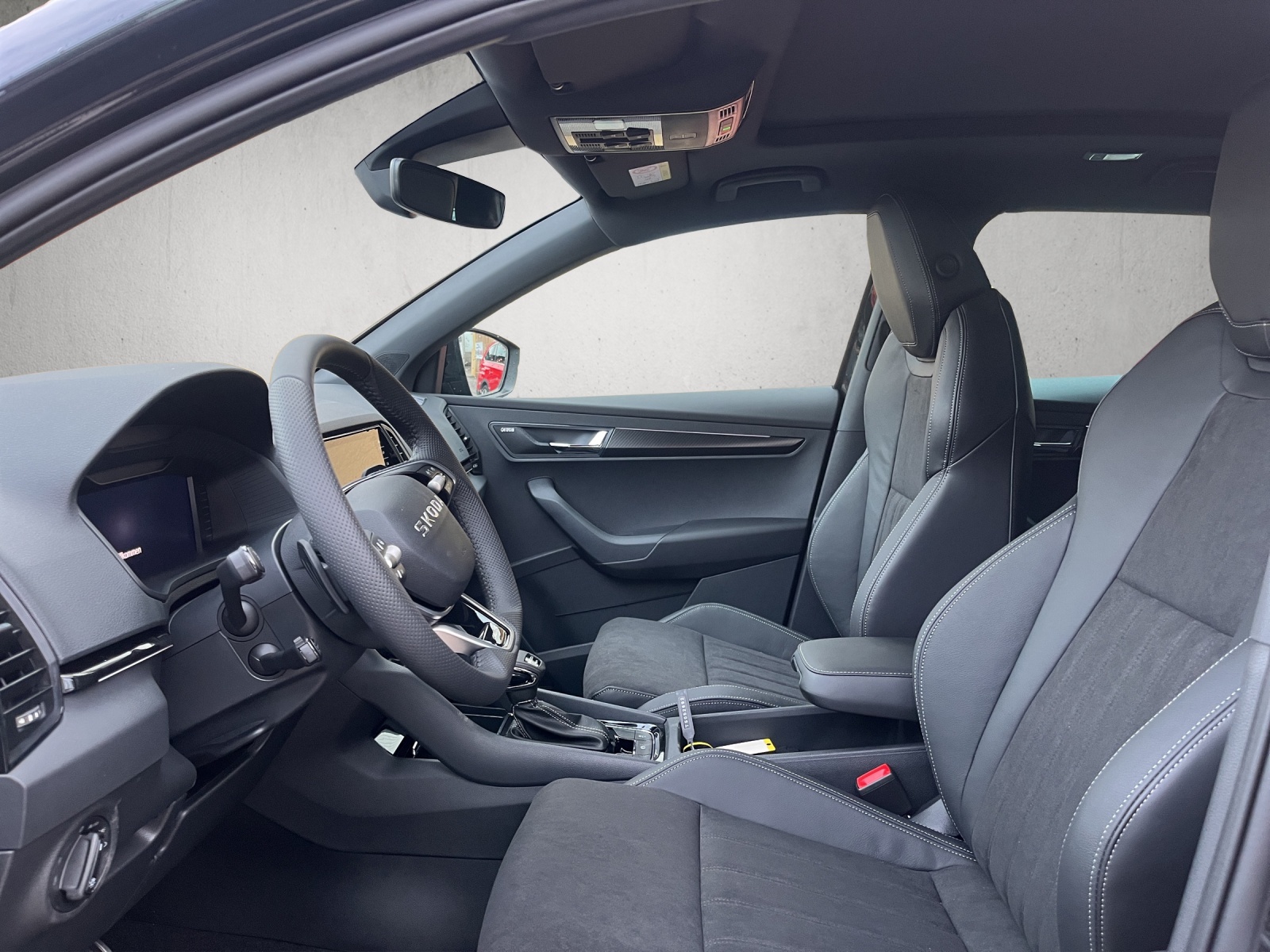 SKODA Karoq 2.0 TDI CR Sport Line 4x4 DSG-image-5