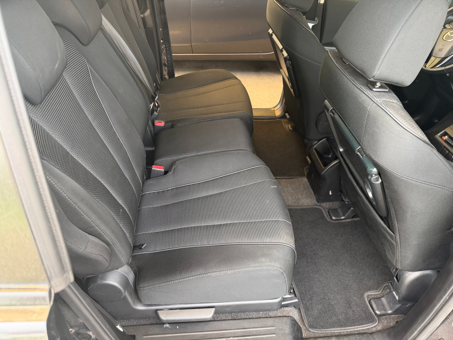 MAZDA 5 2.0 16V Voila ma Suisse Edition+ Activematic-image-12