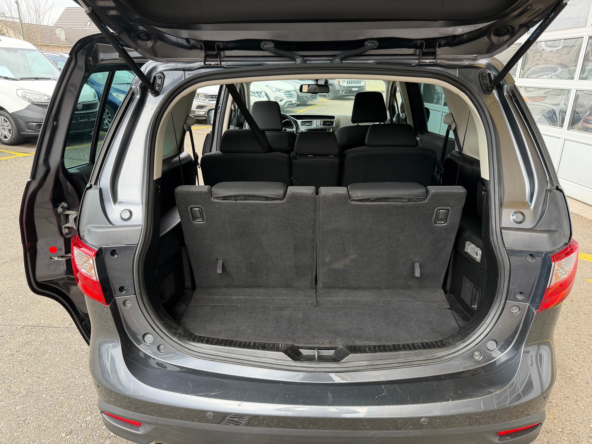 MAZDA 5 2.0 16V Voila ma Suisse Edition+ Activematic-image-14