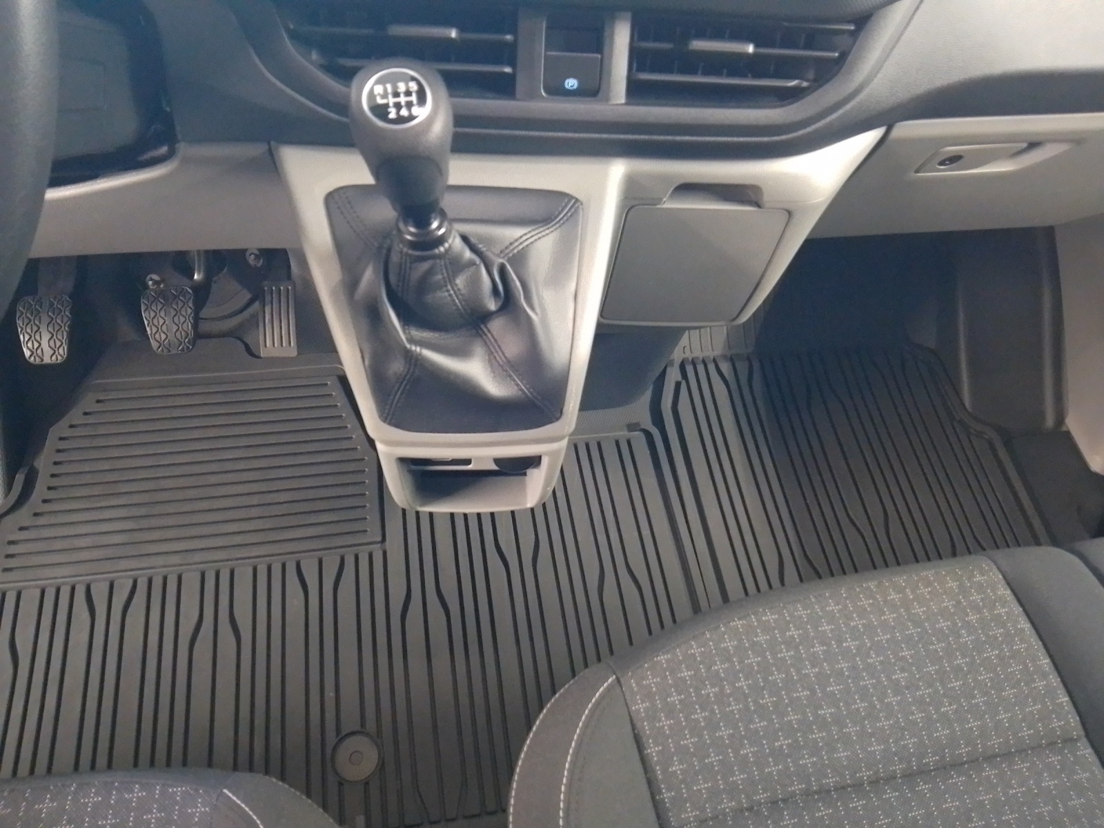 FORD Transit Custom Van 280 L1 2.0 EcoBlue 110 Trend-image-12