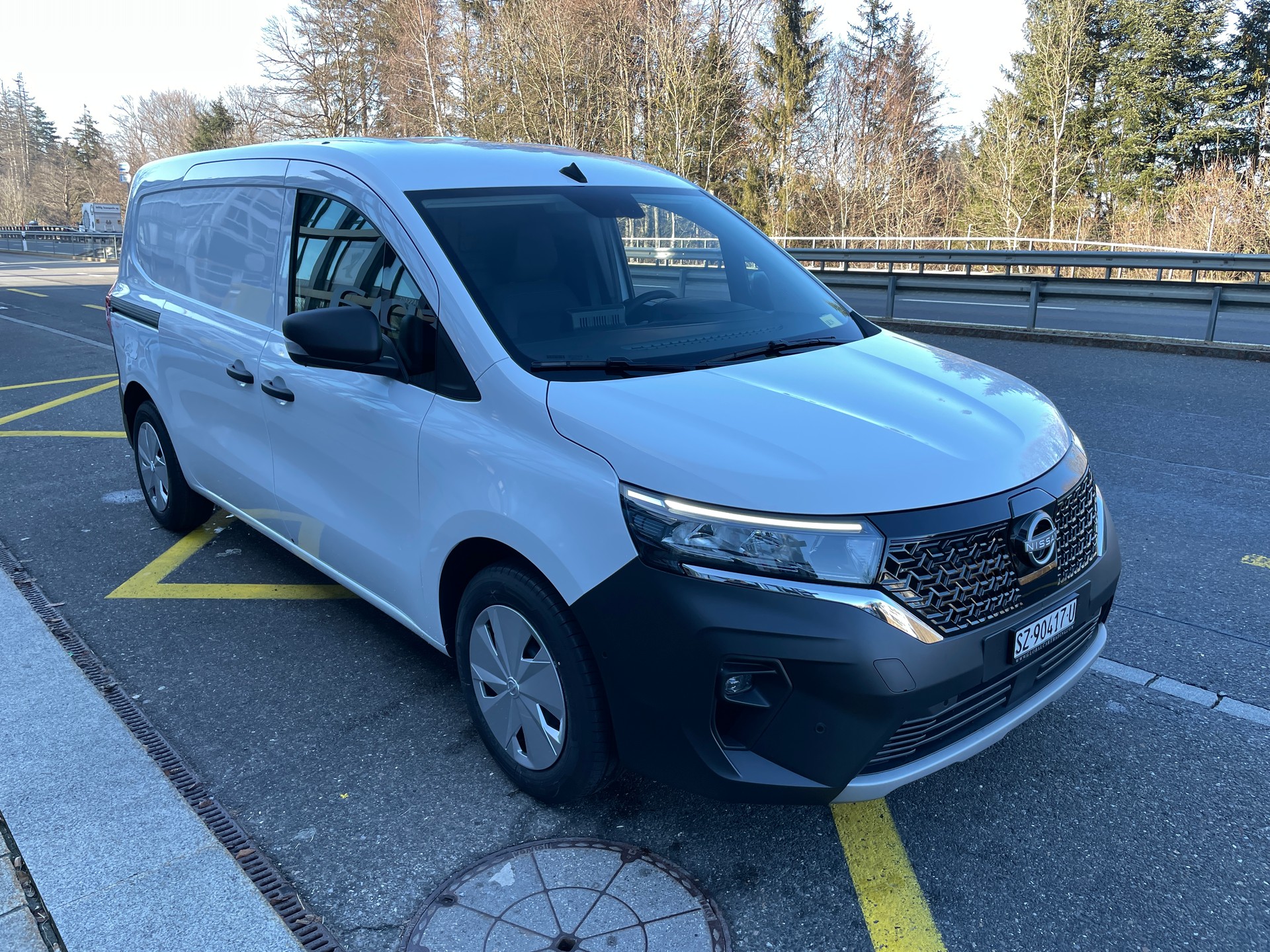 NISSAN Townstar EV45 kWh 22kW L2 Acenta mit AHK-showroom-element-2