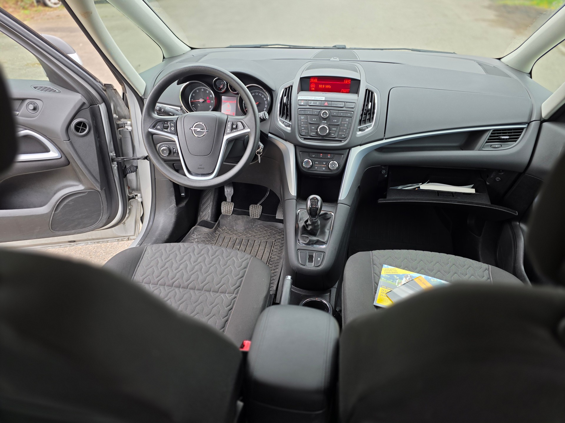OPEL Zafira Tourer 1.6i 16V CNG Turbo Active Edition-image-8