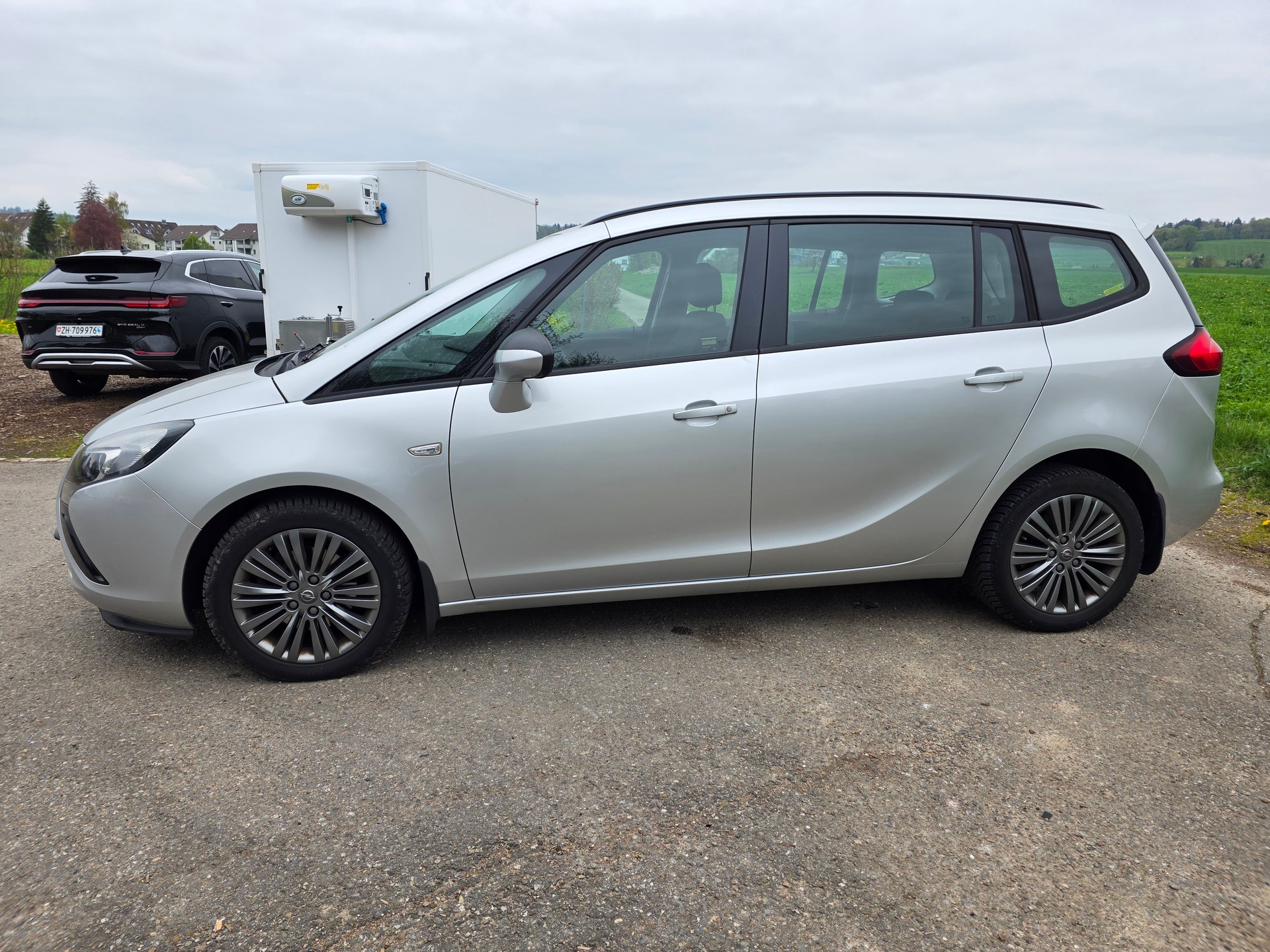OPEL Zafira Tourer 1.6i 16V CNG Turbo Active Edition-image-4