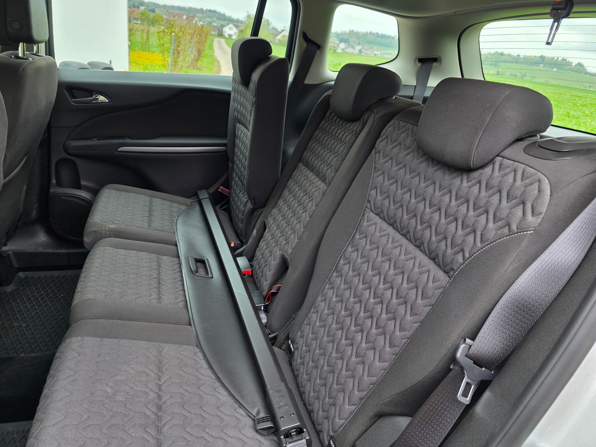 OPEL Zafira Tourer 1.6i 16V CNG Turbo Active Edition-image-11