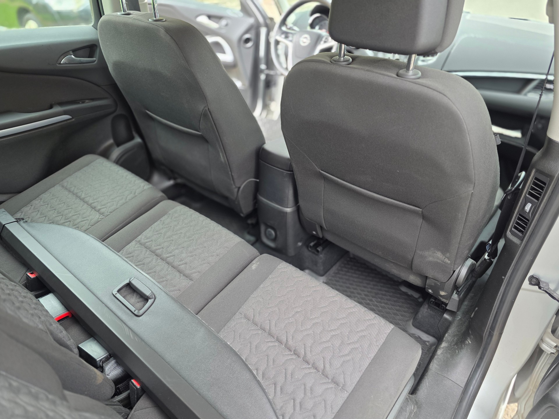 OPEL Zafira Tourer 1.6i 16V CNG Turbo Active Edition-image-9
