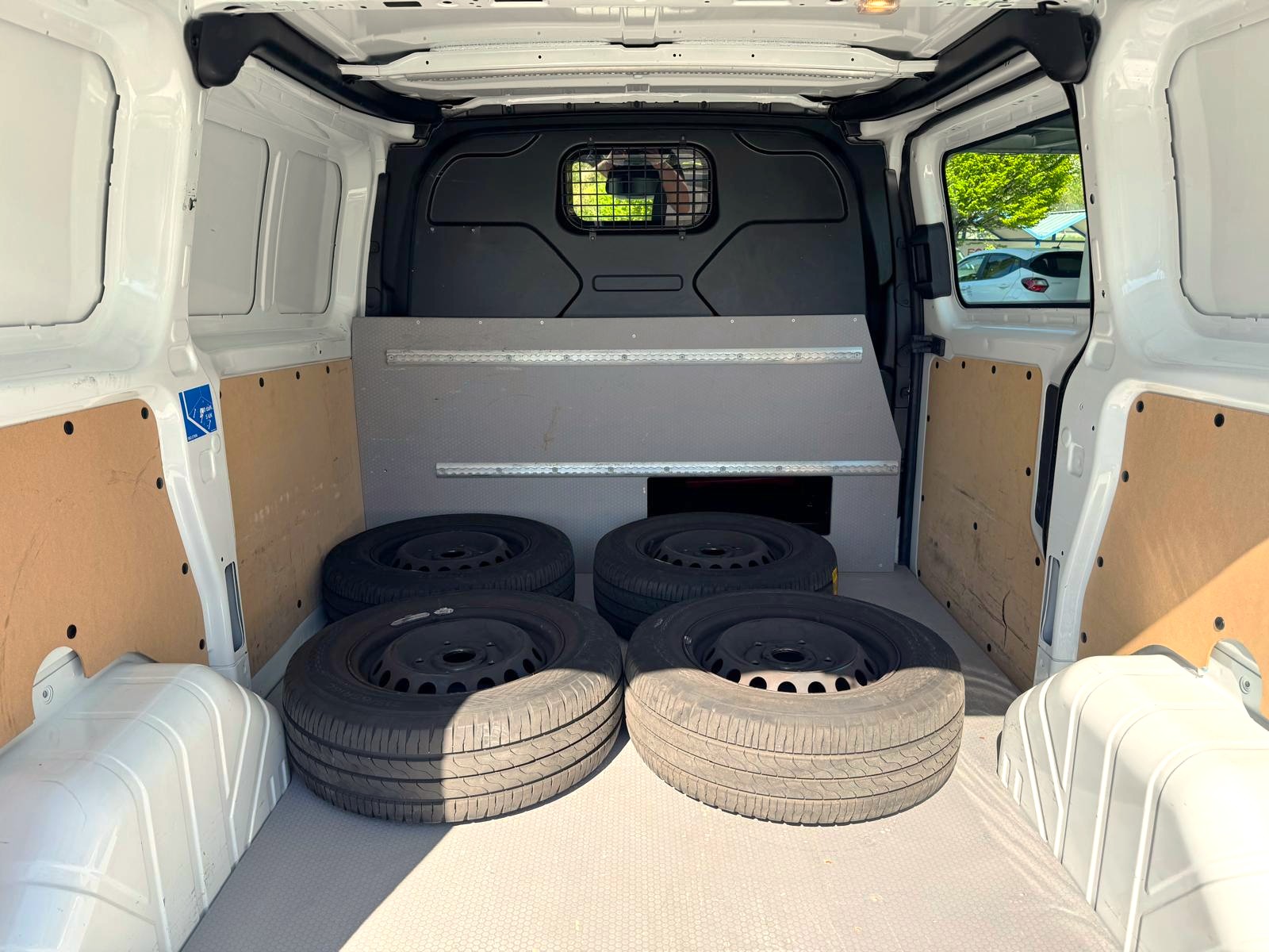 FORD Transit Cust 320 L1H1 Trend-image-15