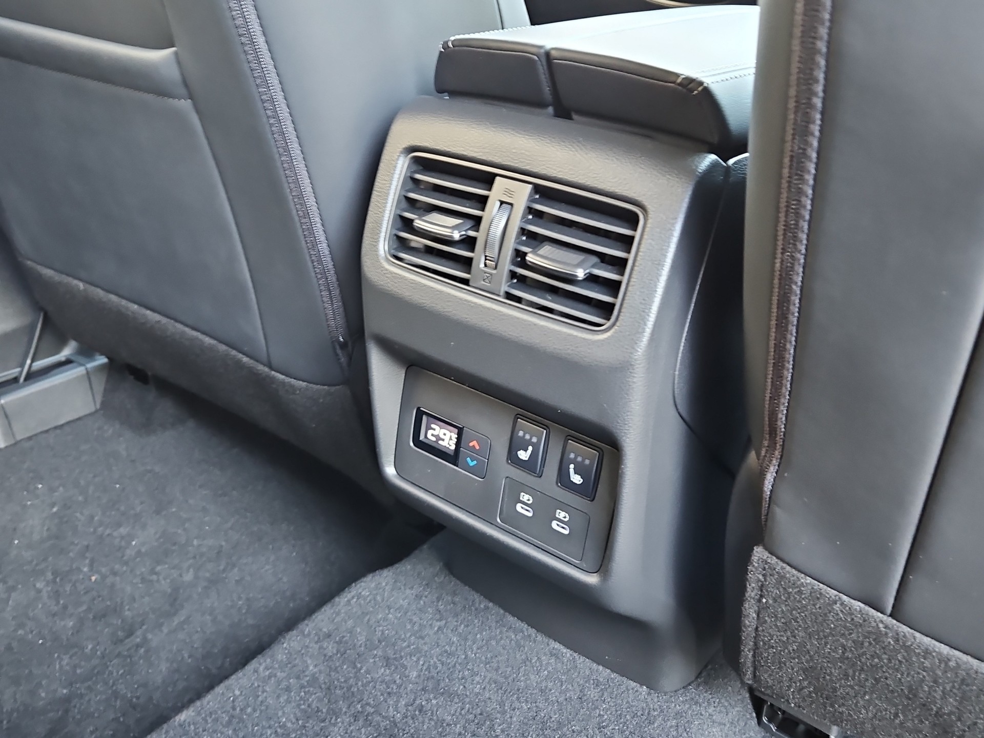 NISSAN X-Trail 1.5 e-Power Hybrid 4WD Tekna-image-23