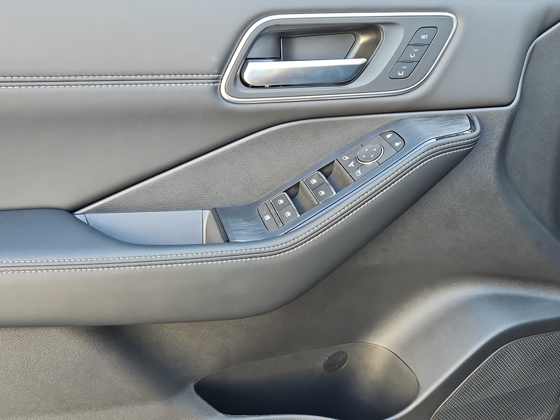 NISSAN X-Trail 1.5 e-Power Hybrid 4WD Tekna-image-19