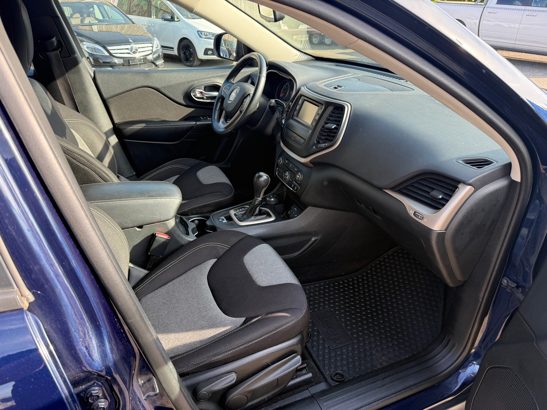 JEEP CHEROKEE 2.4i Sport AWD 9ATX-image-11