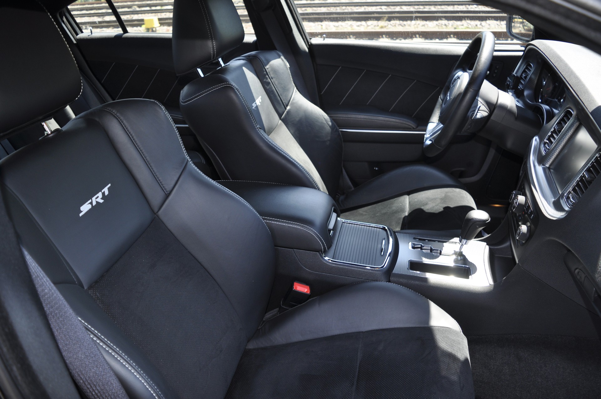 DODGE SRT8 477PS-image-9