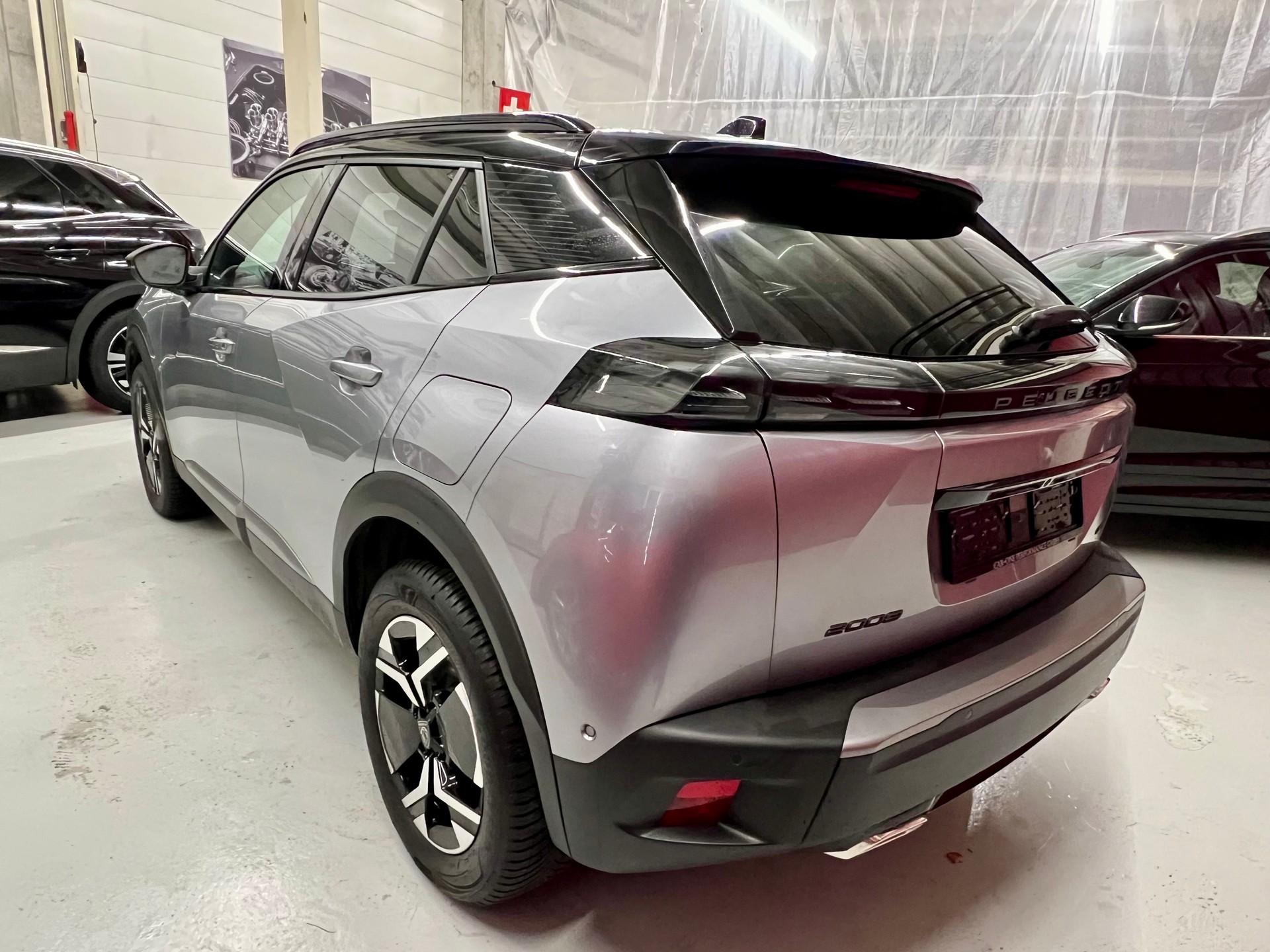 PEUGEOT 2008 1.2 PureTech GT EAT8-showroom-element-3
