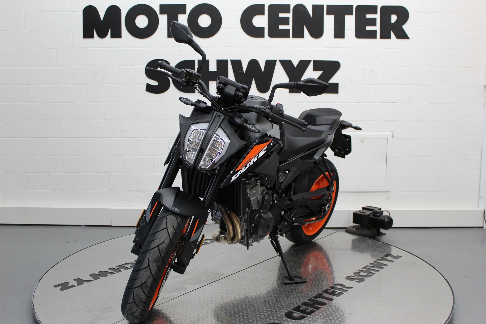 KTM 790 Duke L-image-3