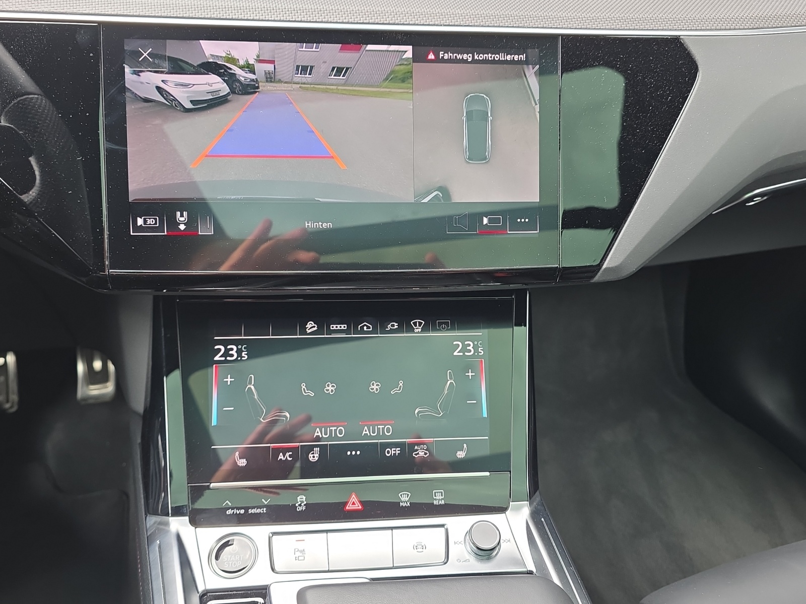 AUDI Q8 55 e-tron Black Edition quattro-image-11