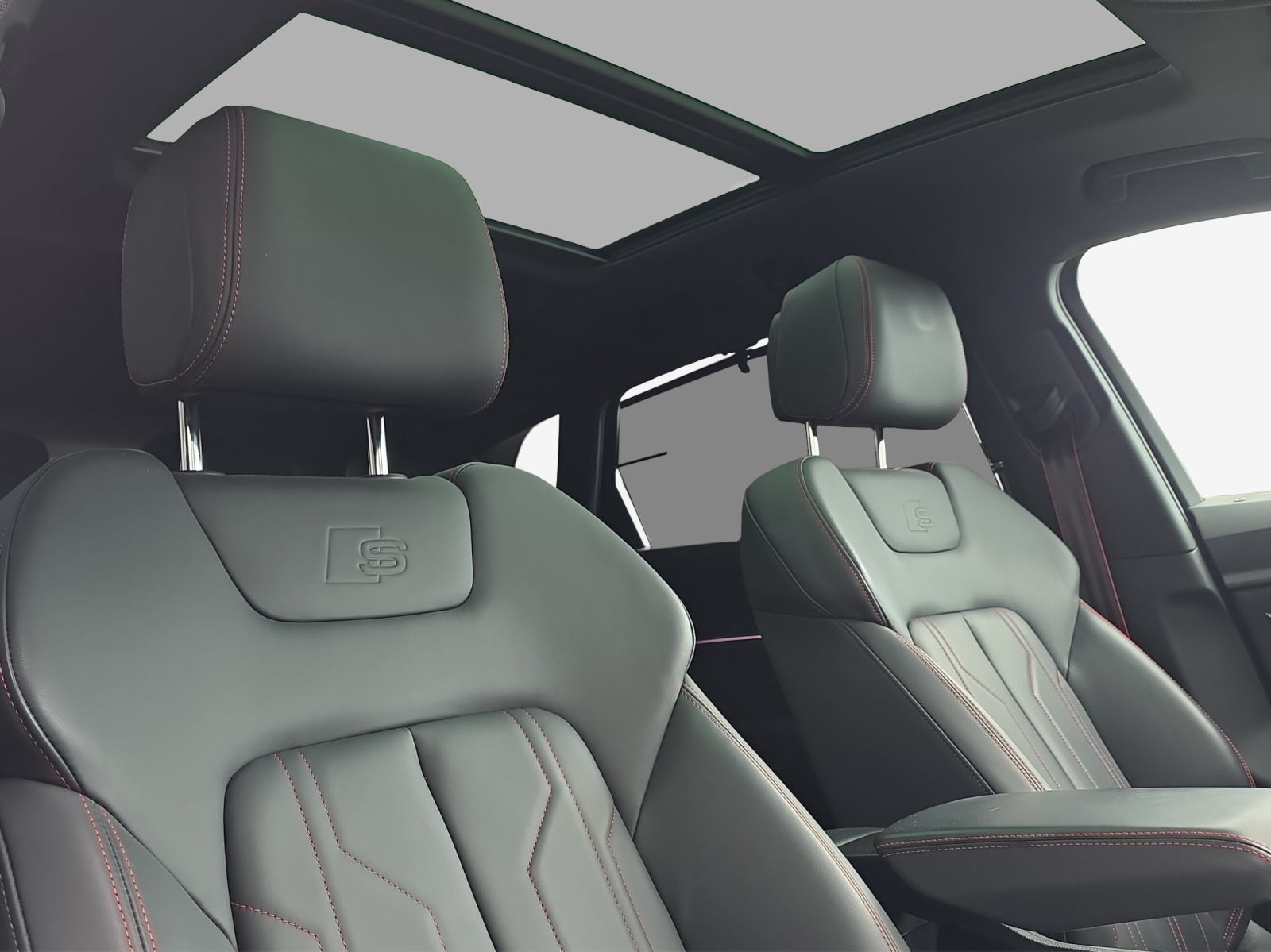 AUDI Q8 55 e-tron Black Edition quattro-image-15