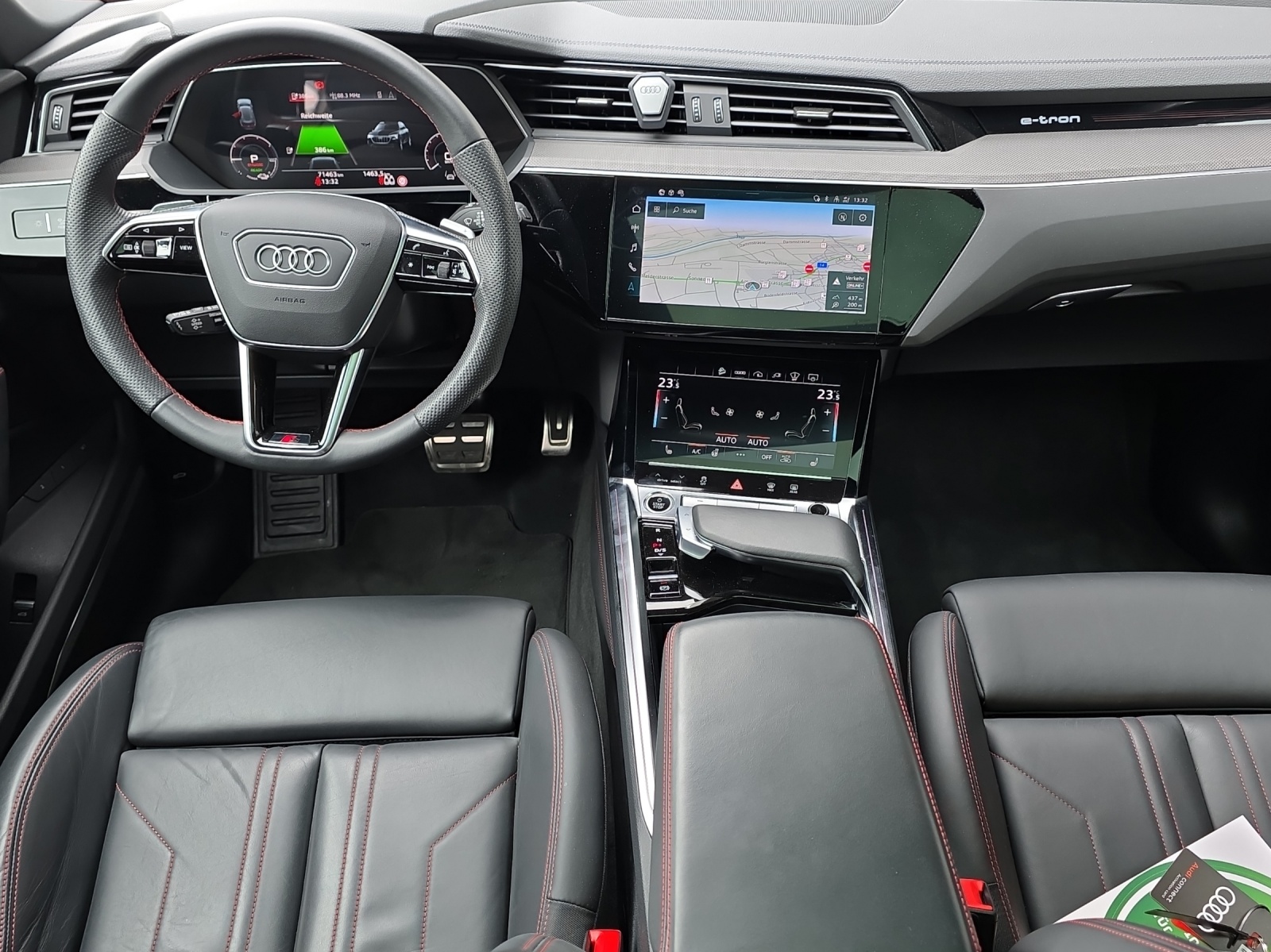 AUDI Q8 55 e-tron Black Edition quattro-image-9