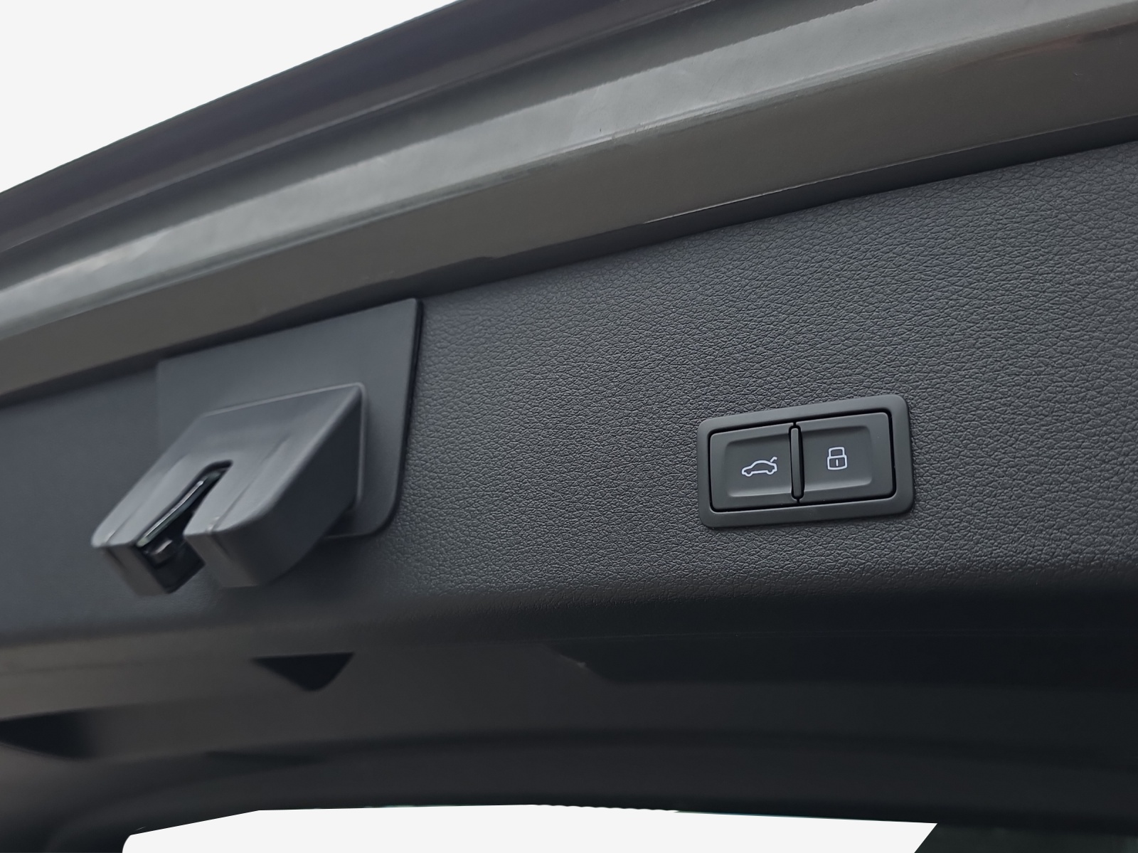 AUDI Q8 55 e-tron Black Edition quattro-image-14