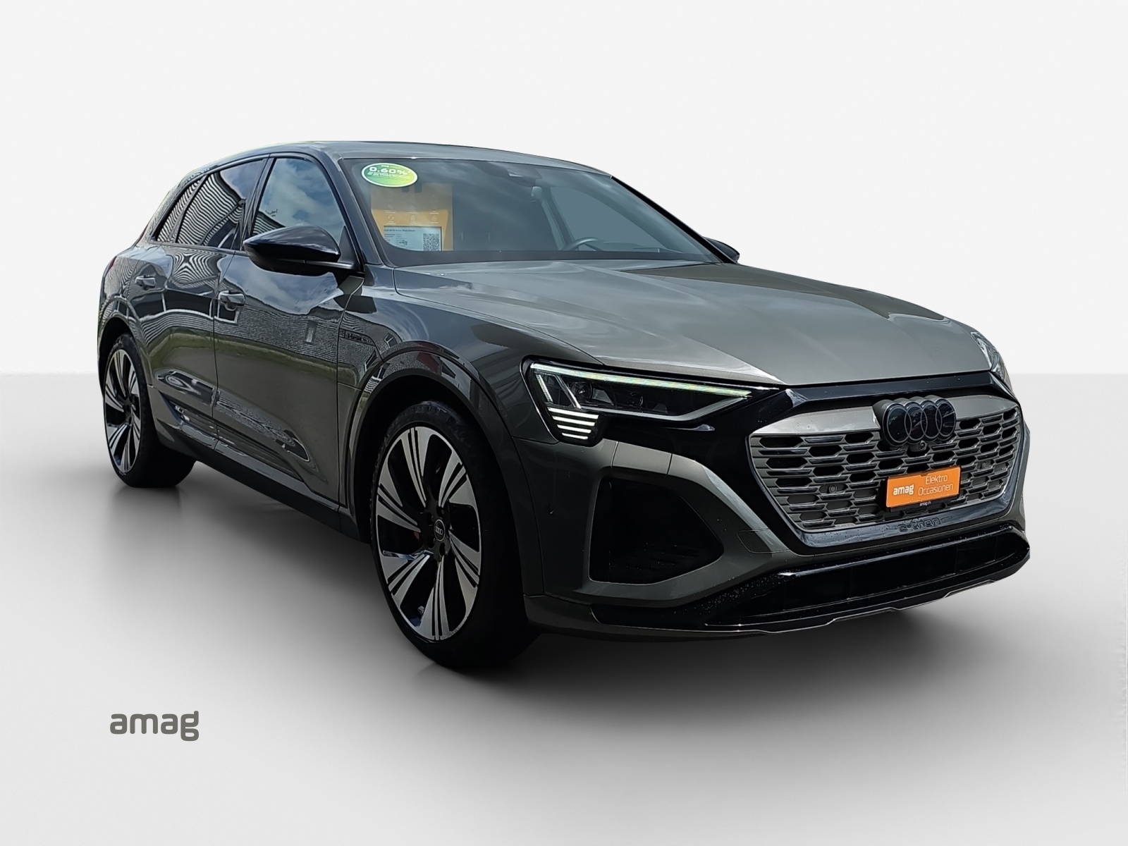 AUDI Q8 55 e-tron Black Edition quattro-image-5