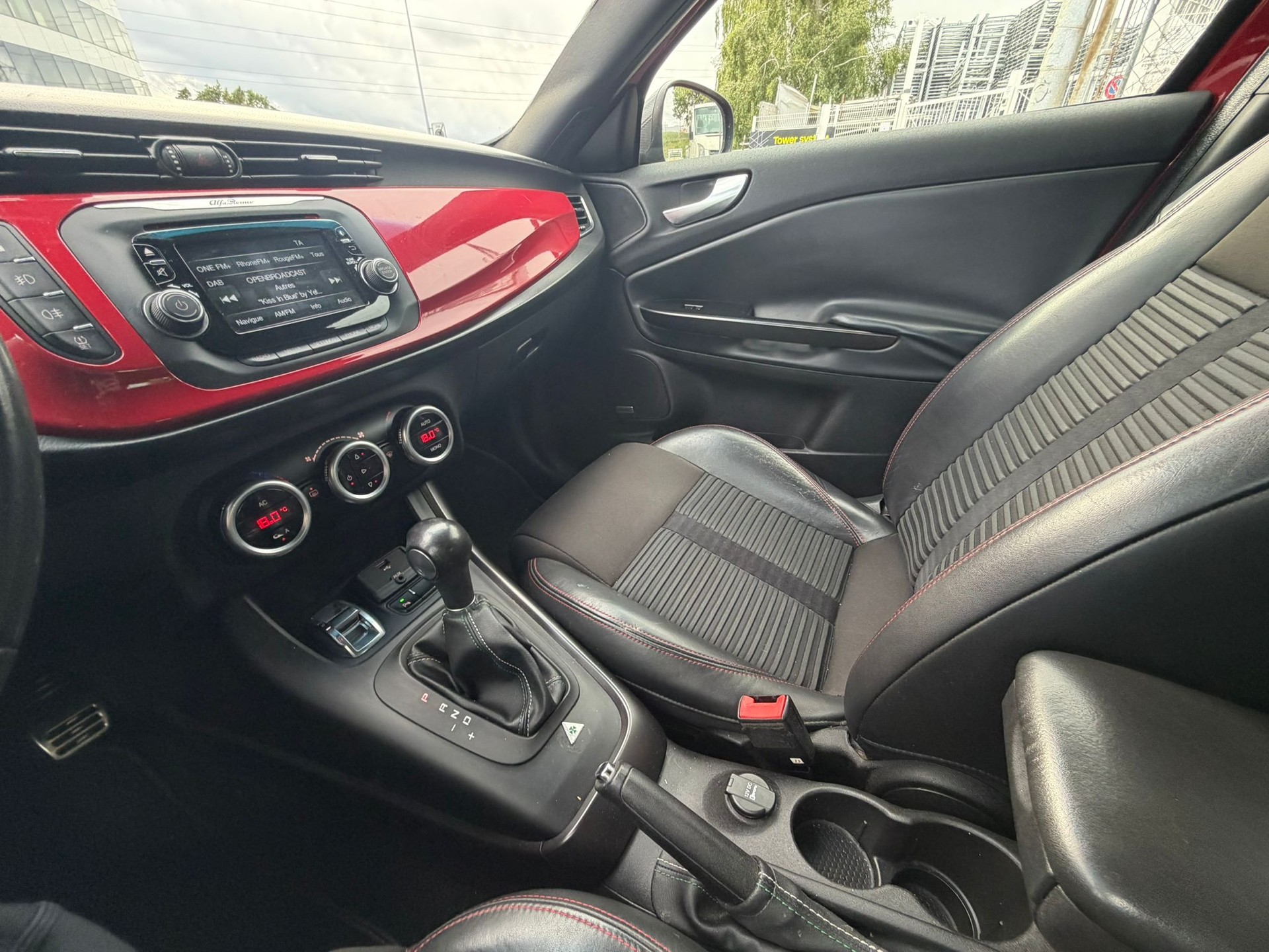 ALFA ROMEO Giulietta 1750 TBi Quadrifoglio Verde TCT-image-13
