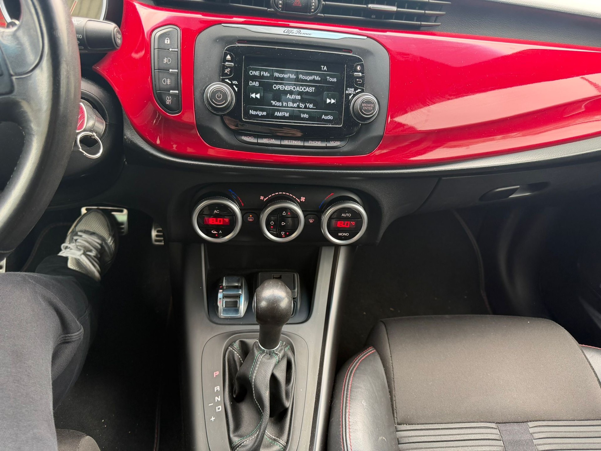 ALFA ROMEO Giulietta 1750 TBi Quadrifoglio Verde TCT-image-11