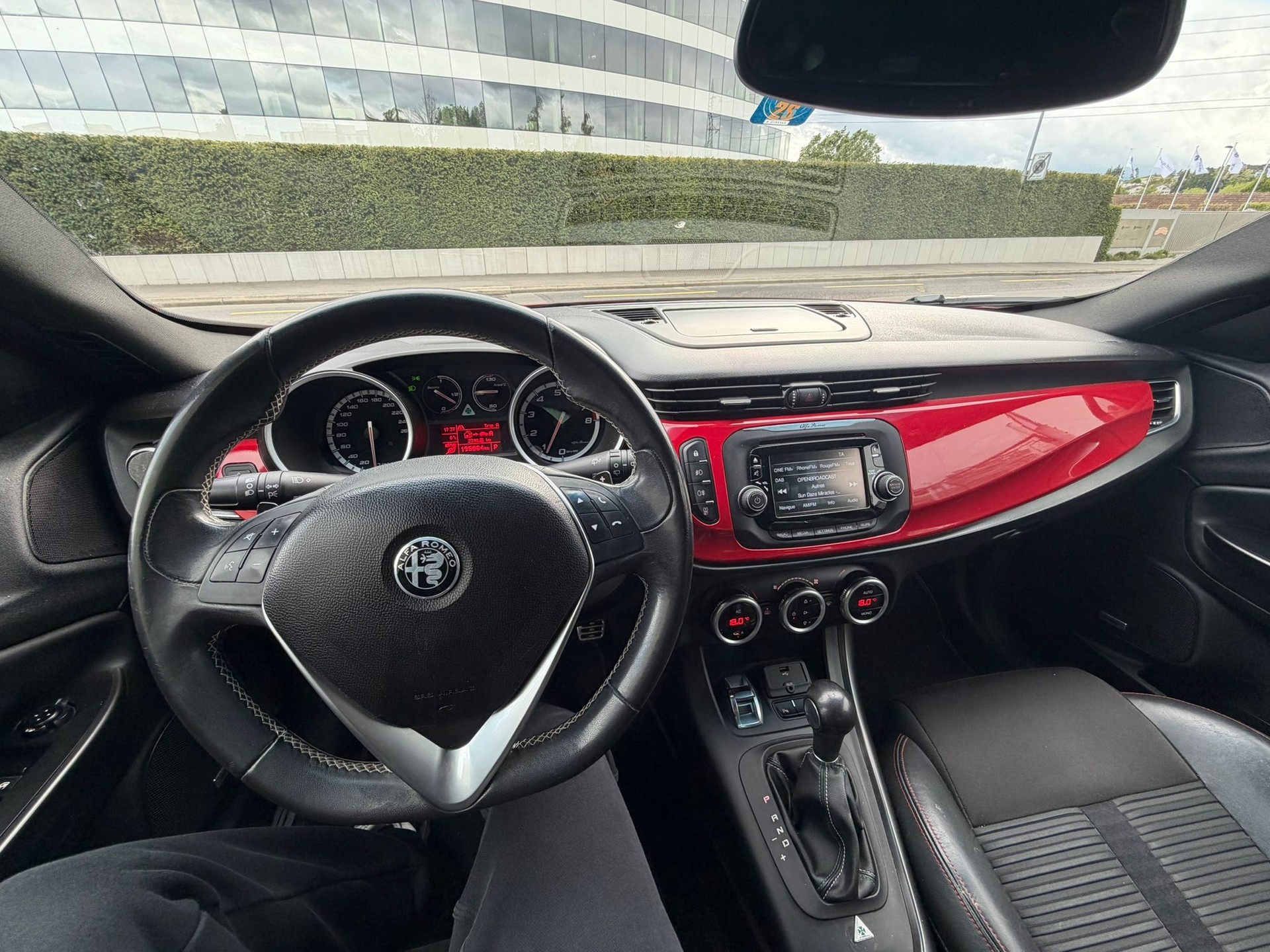 ALFA ROMEO Giulietta 1750 TBi Quadrifoglio Verde TCT-image-10