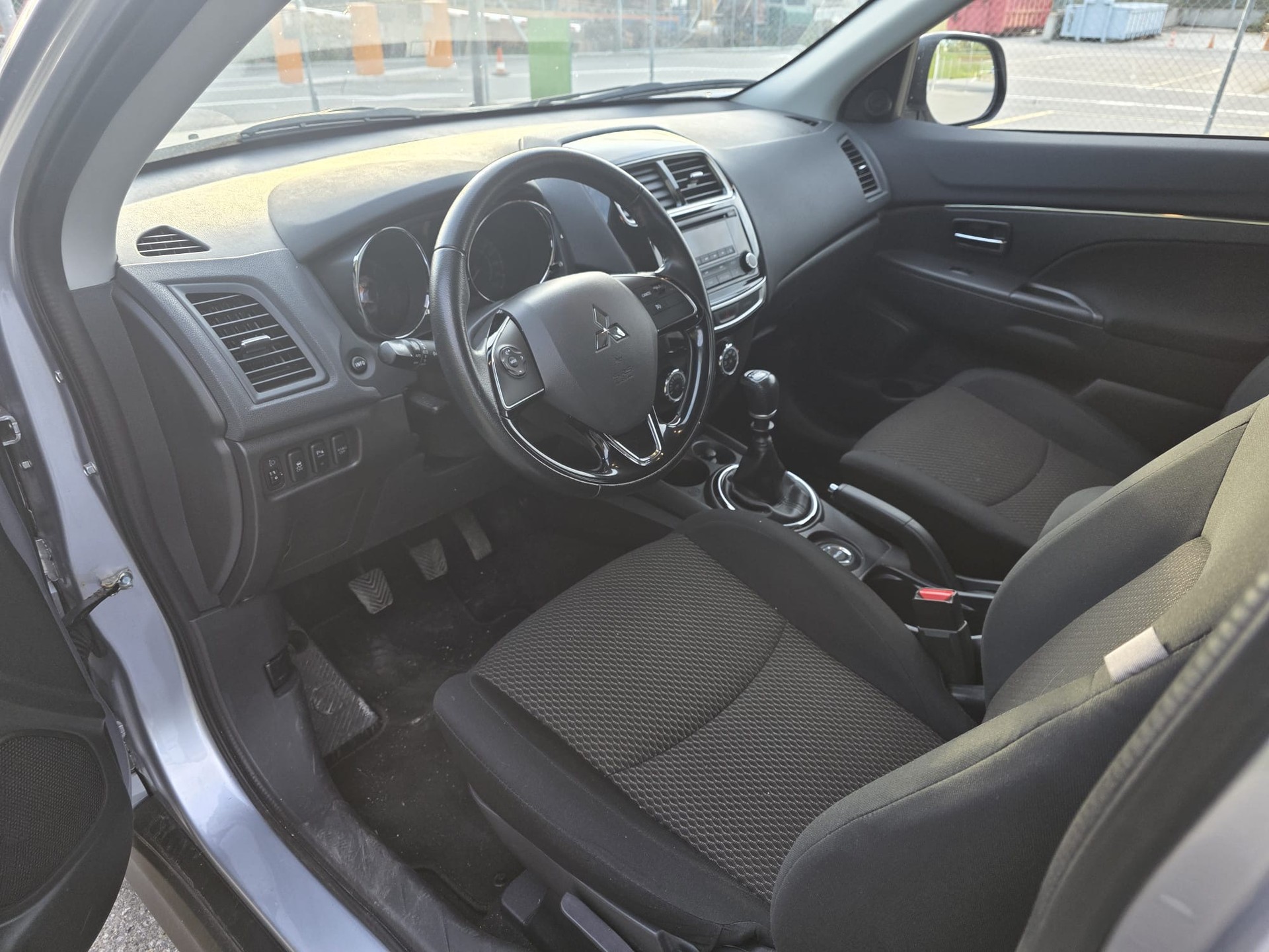 MITSUBISHI ASX 1.6 DID Value 4WD-image-10