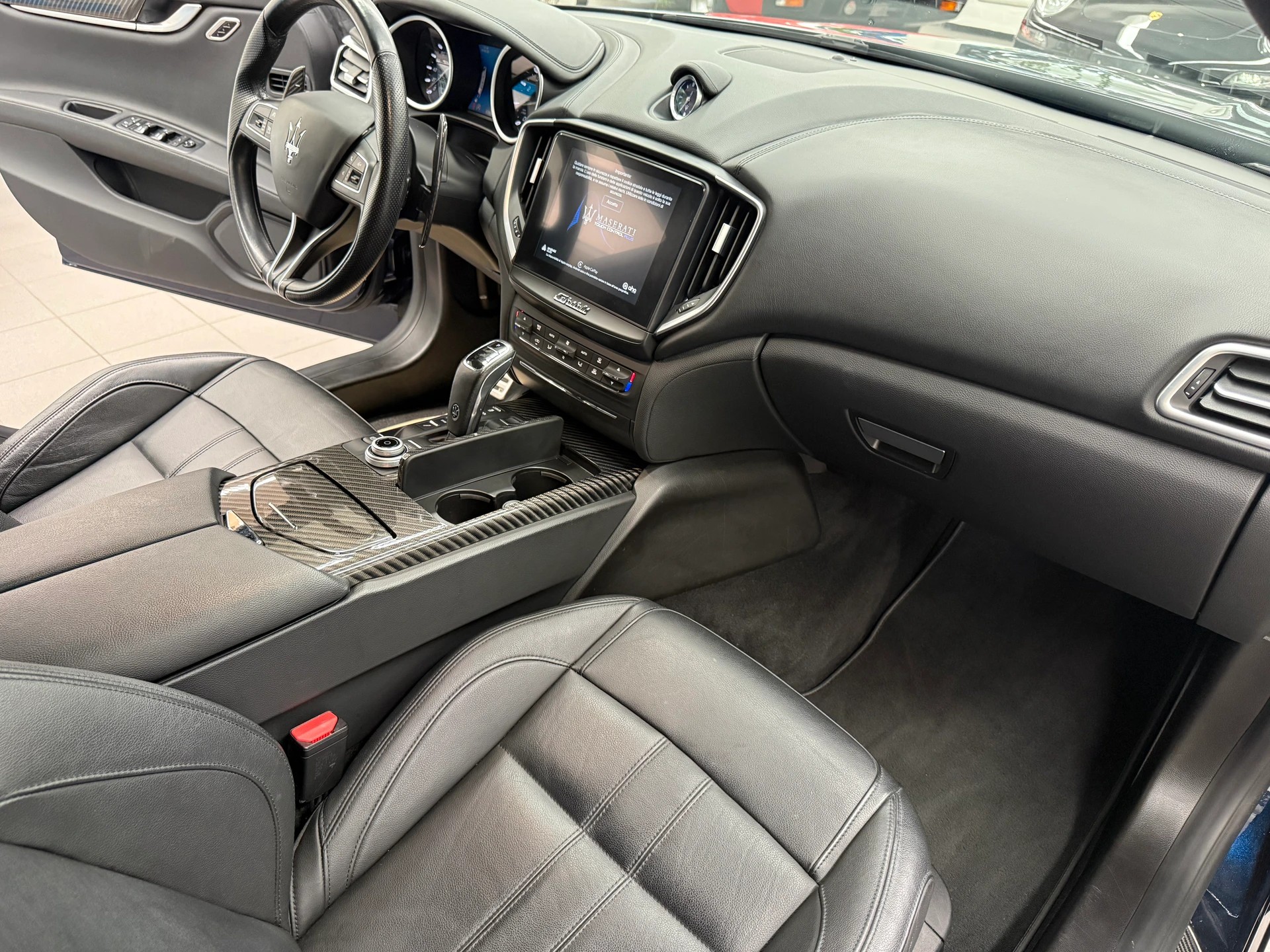 MASERATI Ghibli S Q4 3.0 GranSport Automatica-image-9