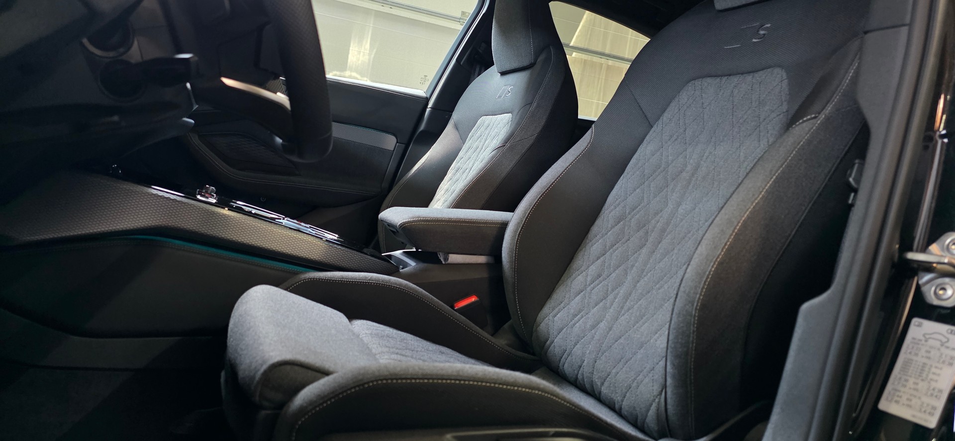 AUDI A5 Limousine TFSI S tronic S Line *Spurhalteassistent/Abstandsregler*Ambientelicht*CarPlay/AndroidAuto*Rückfahrkamera*-image-9