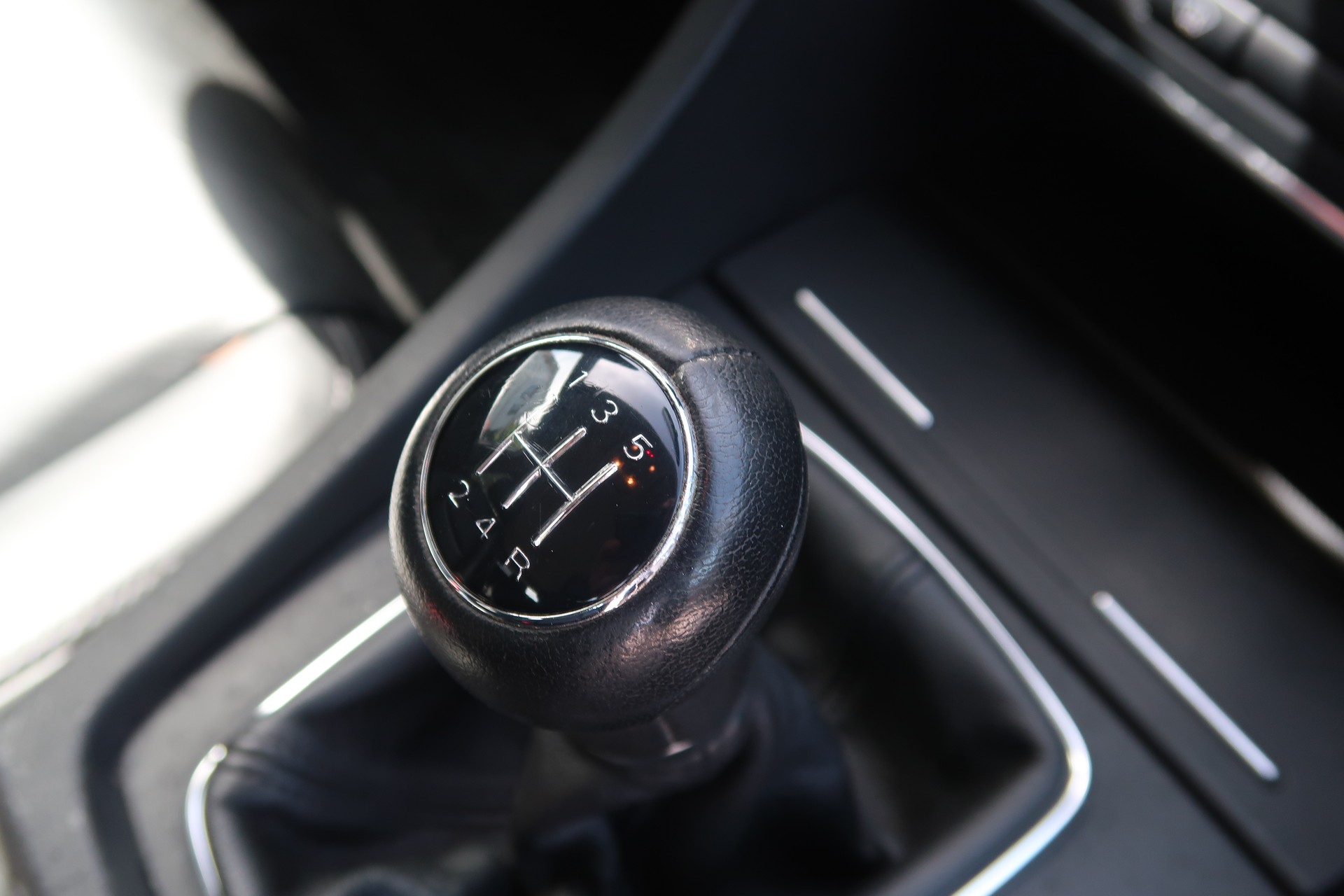 AUDI A4 1.8 Turbo Quattro-image-11