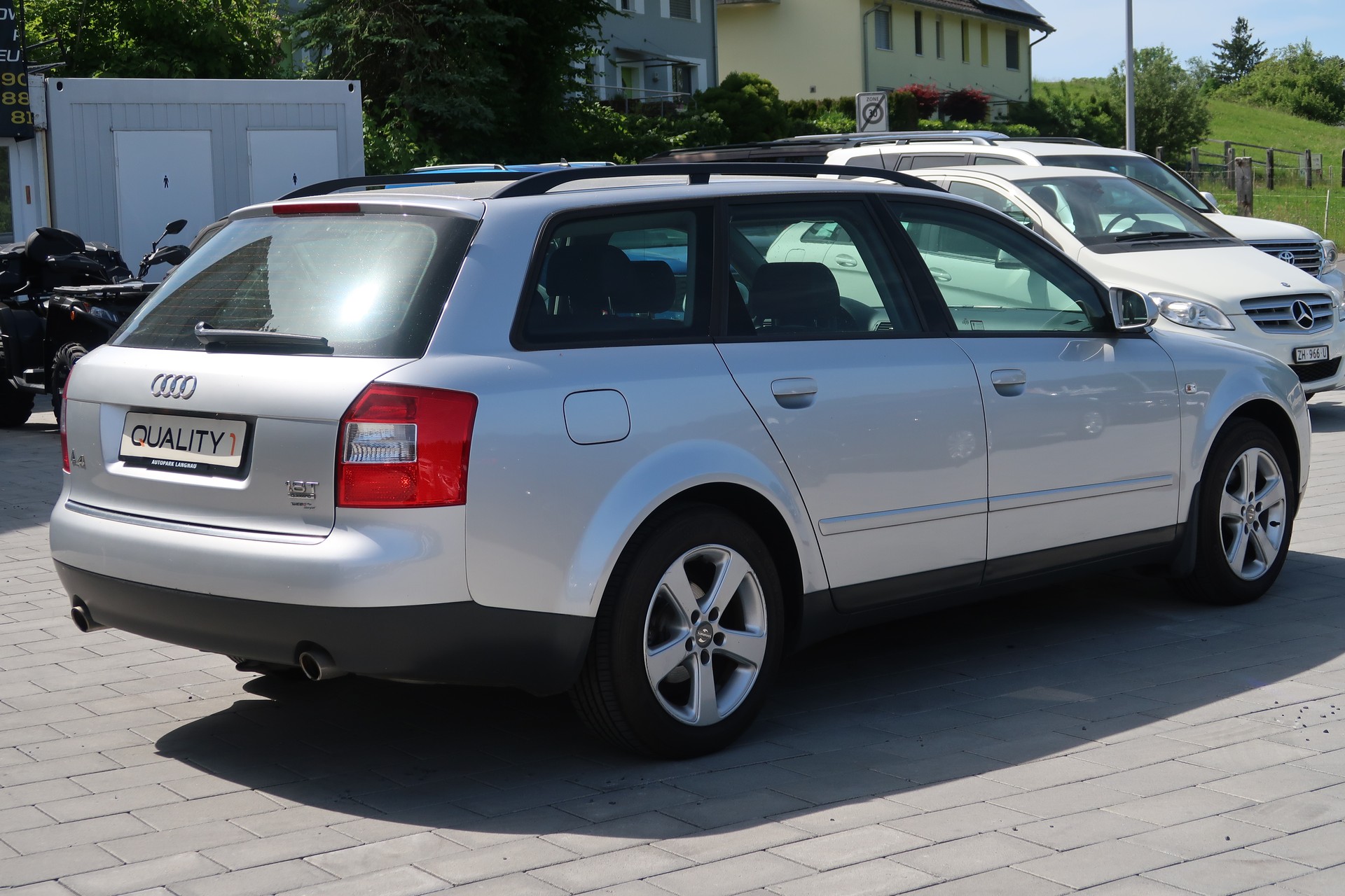 AUDI A4 1.8 Turbo Quattro-image-3