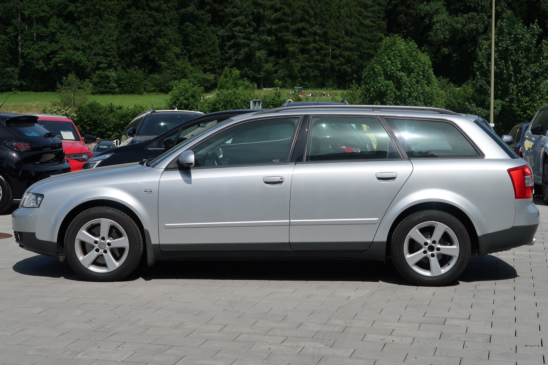 AUDI A4 1.8 Turbo Quattro-image-6